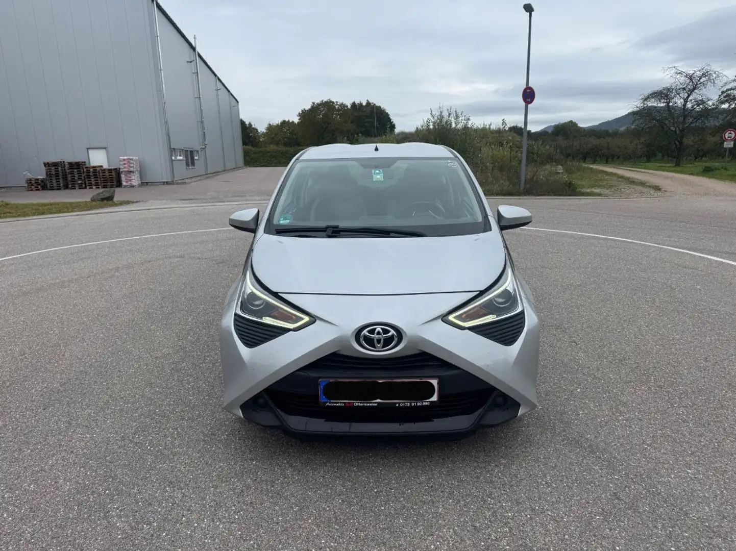 Toyota Aygo AYGO x-play*CAM*KLIMA* Silber - 2