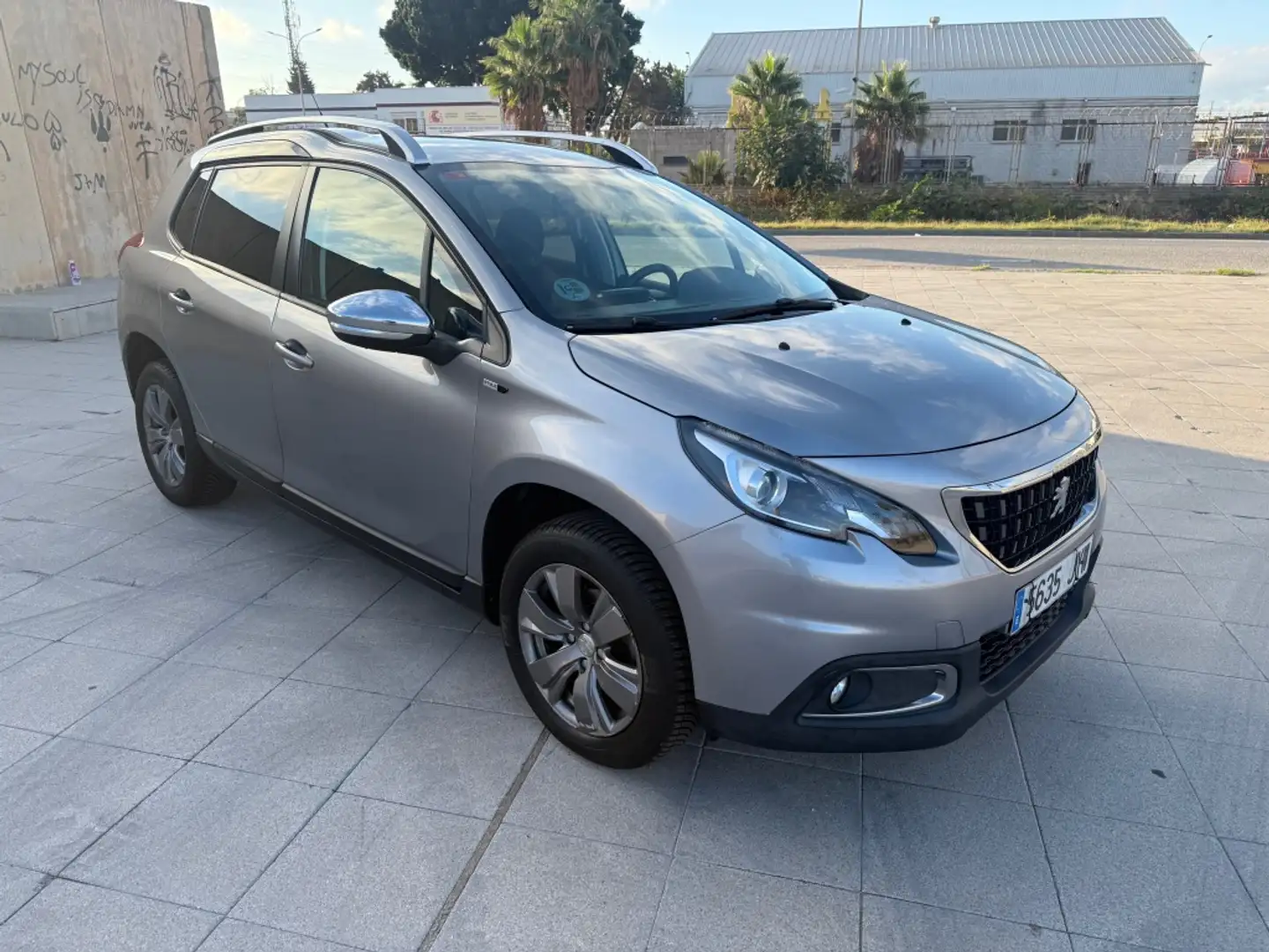 Peugeot 2008 1.6 BlueHDI Style 100 Gris - 2