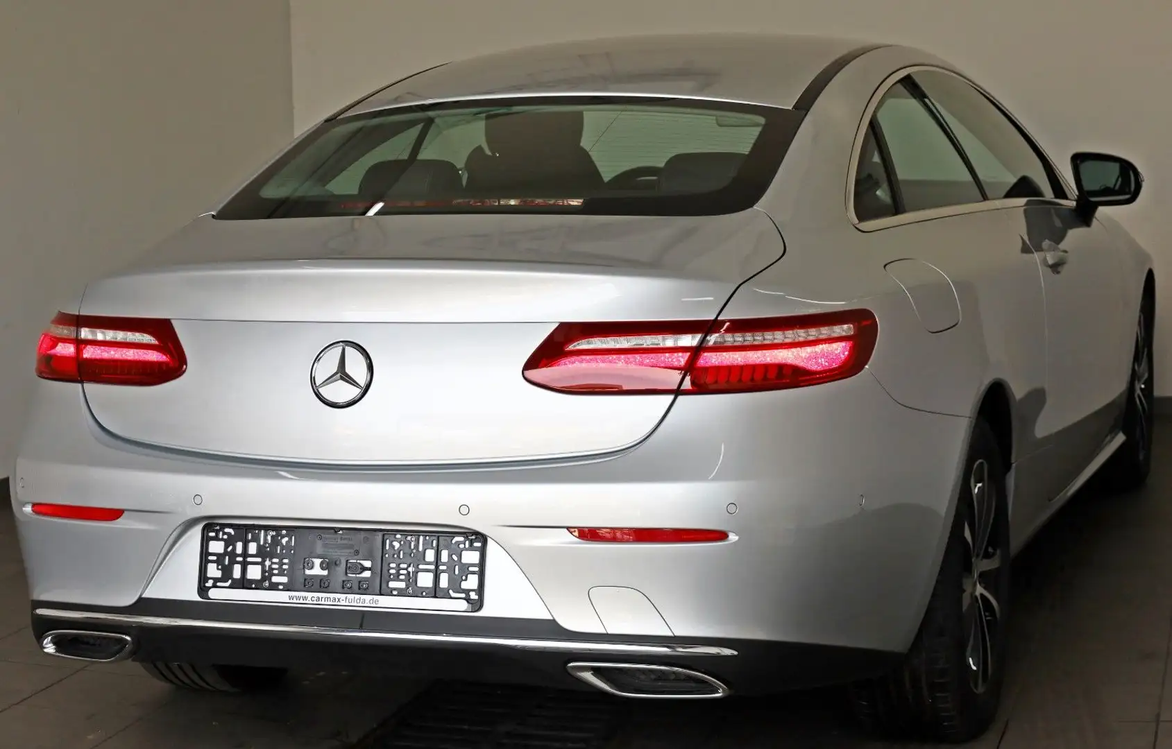 Mercedes-Benz E 200 CoupeAvantgarde,T.Leder,Navi,LED,Kamera,WR Silber - 2