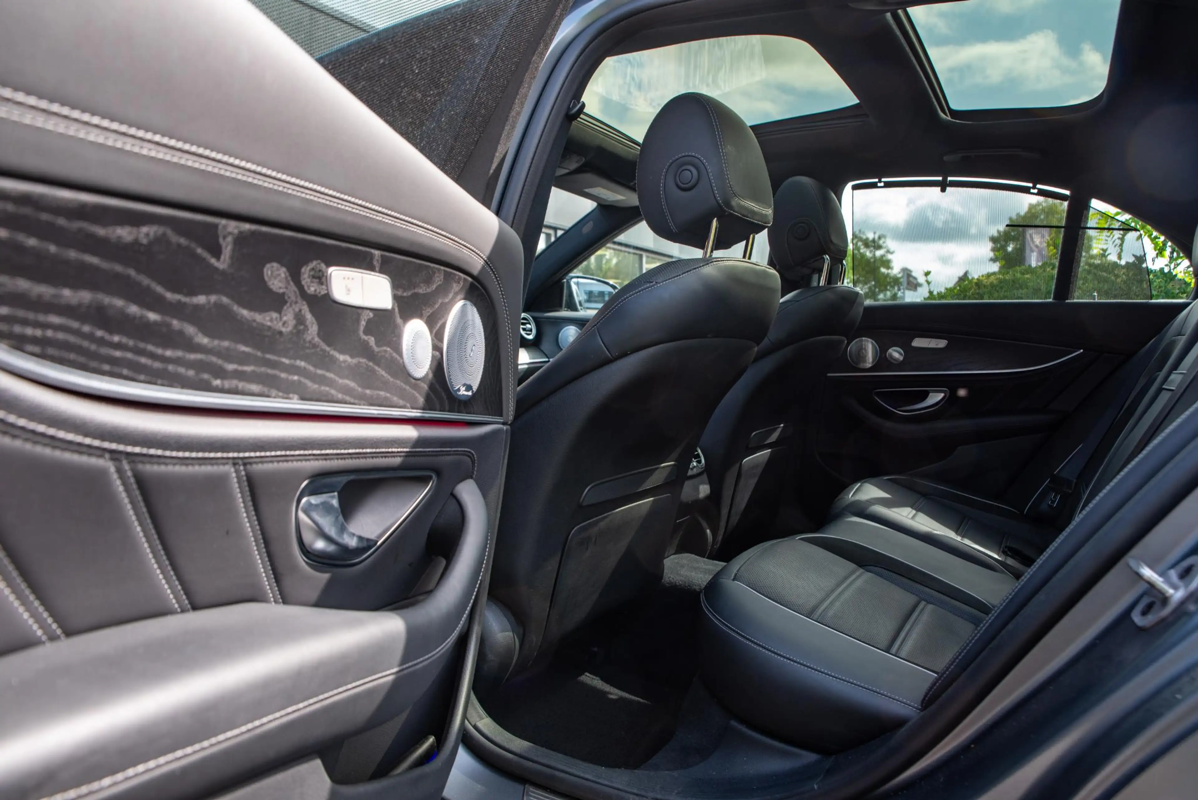 Mercedes-Benz E 63 AMG S 4MATIC+ Burmester Pano Widescreen Ambient 360 Ca — photo 13