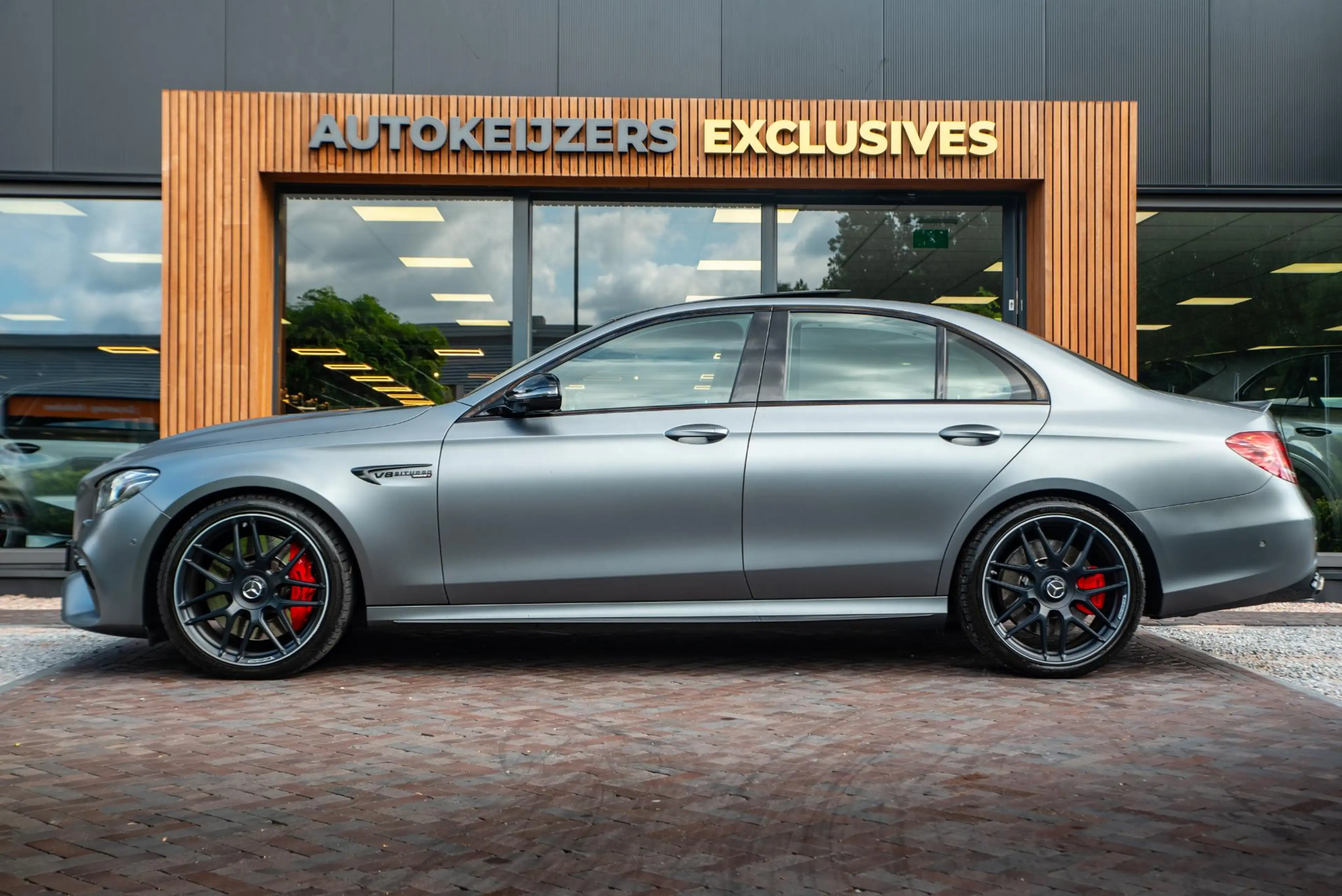 Mercedes-Benz E 63 AMG S 4MATIC+ Burmester Pano Widescreen Ambient 360 Ca — photo 4