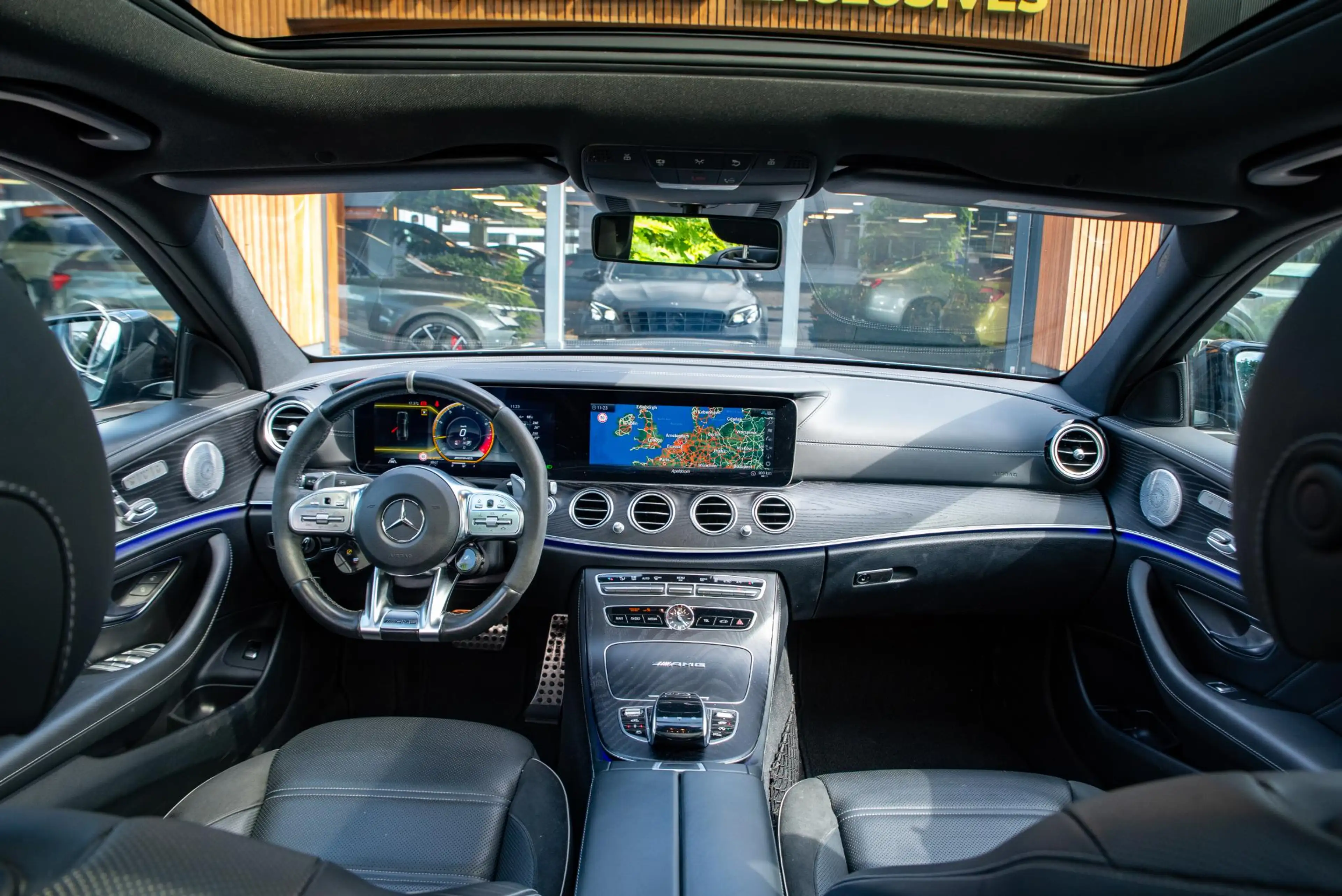 Mercedes-Benz E 63 AMG S 4MATIC+ Burmester Pano Widescreen Ambient 360 Ca — photo 3