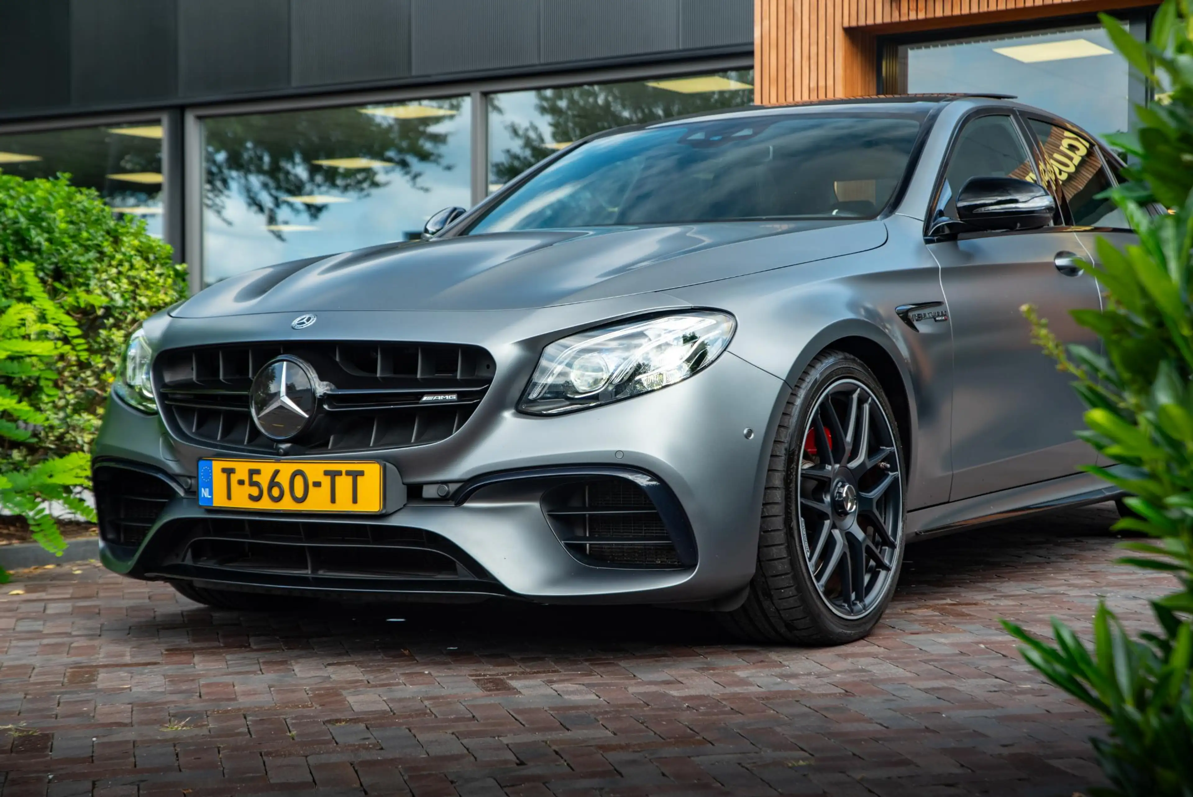 Mercedes-Benz E 63 AMG S 4MATIC+ Burmester Pano Widescreen Ambient 360 Ca — photo 9