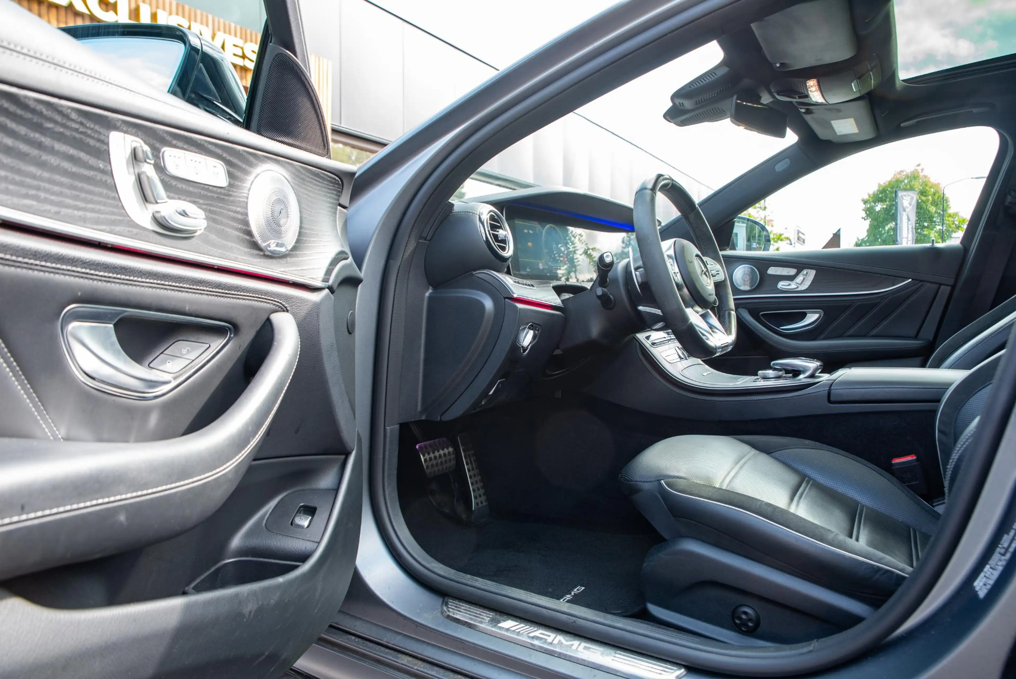 Mercedes-Benz E 63 AMG S 4MATIC+ Burmester Pano Widescreen Ambient 360 Ca — photo 11