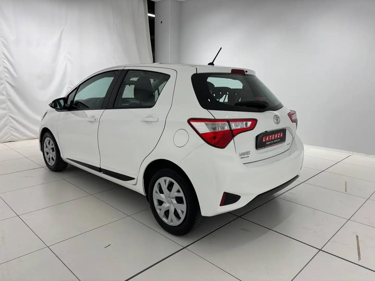 Toyota Yaris 5 Porte 1.0 VVT-i Active Wit - 2