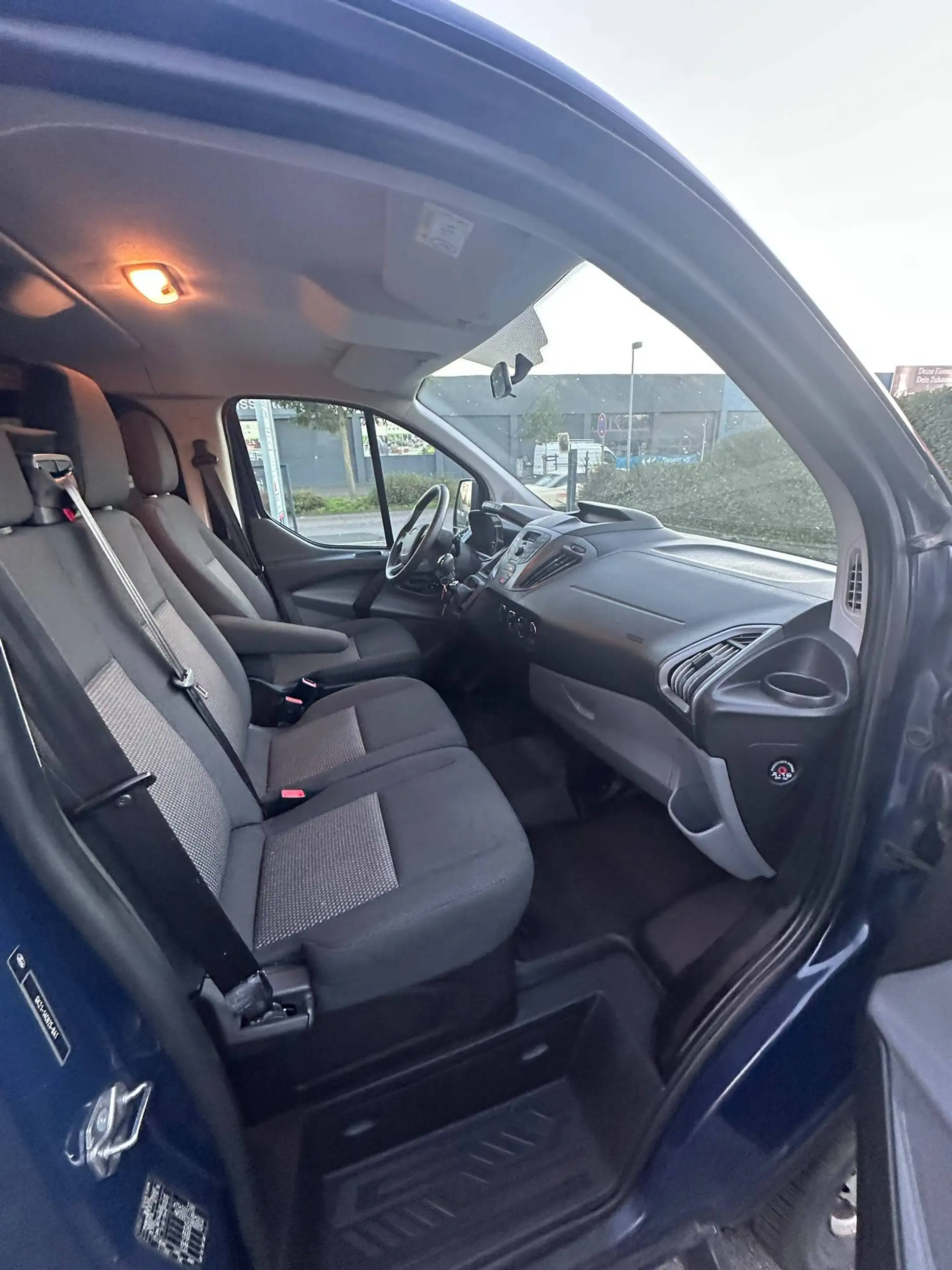 Ford Tourneo Custom 310 L2 — photo 14