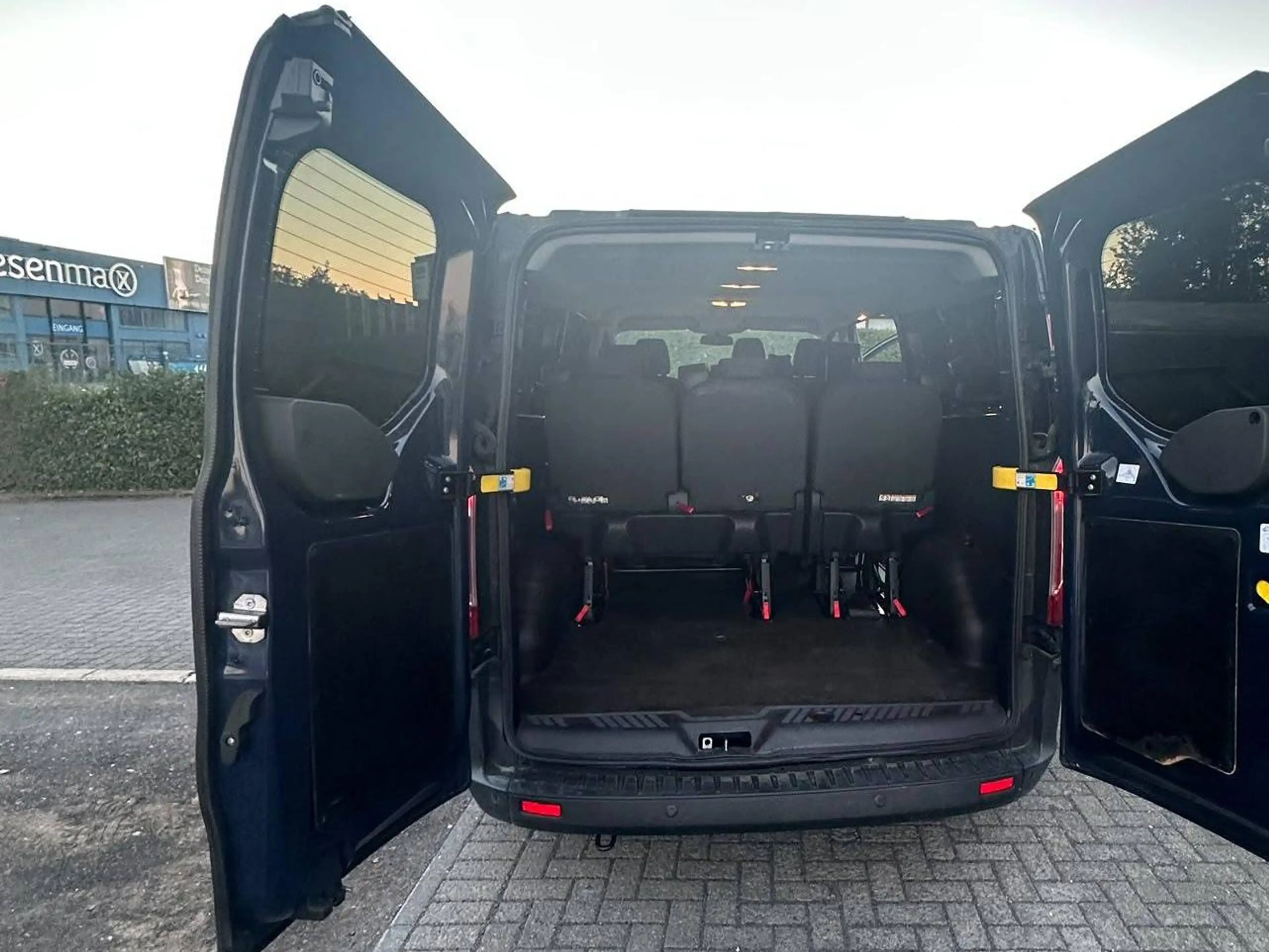 Ford Tourneo Custom 310 L2 — photo 3