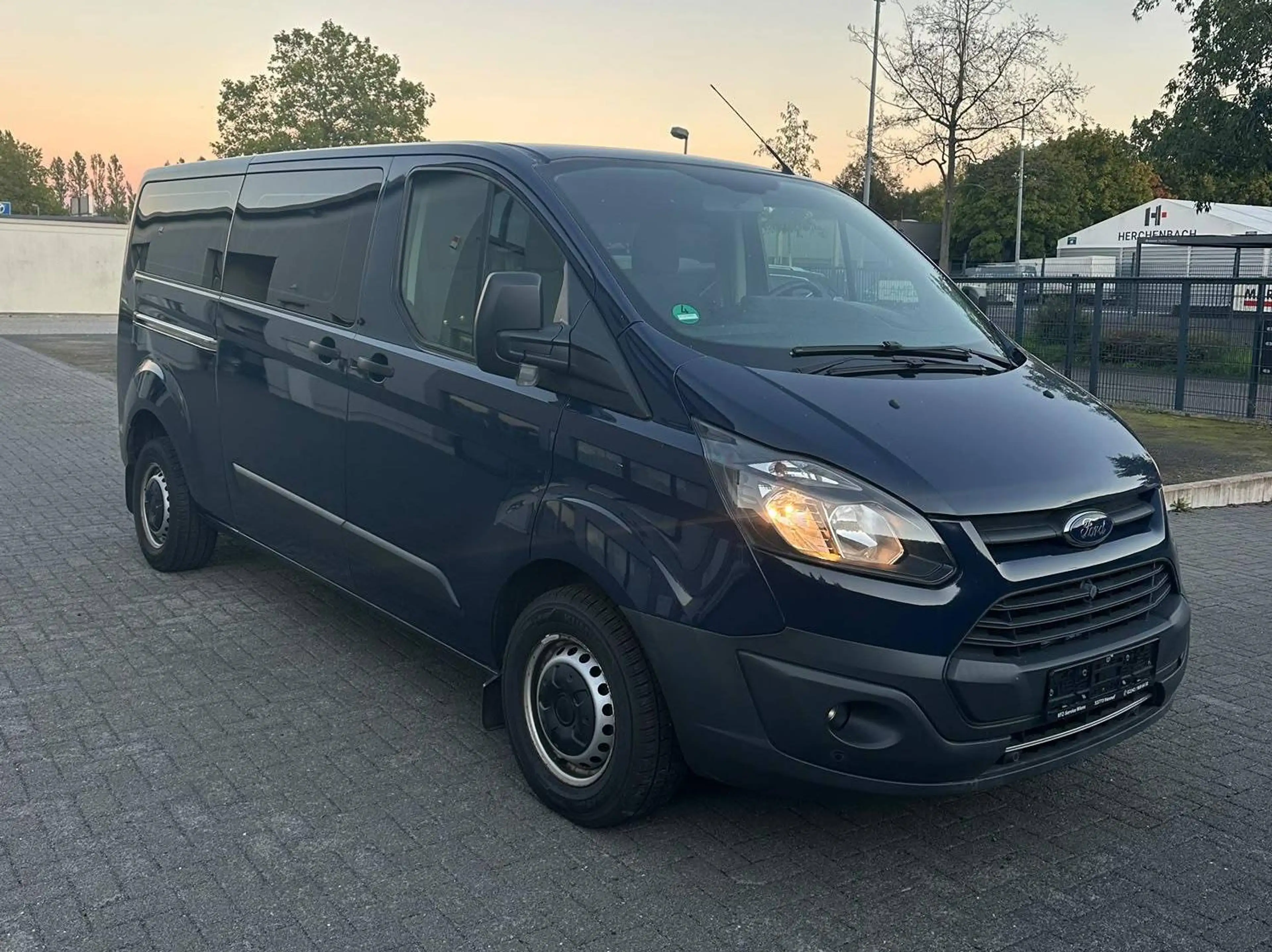 Ford Tourneo Custom 310 L2 — photo 4