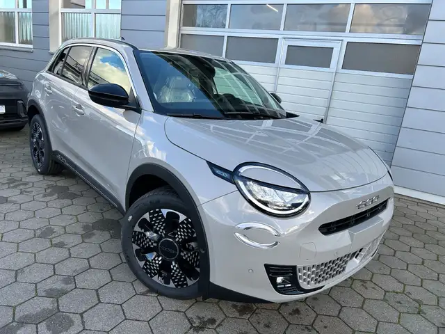 Fiat 600 Hybrid La Prima