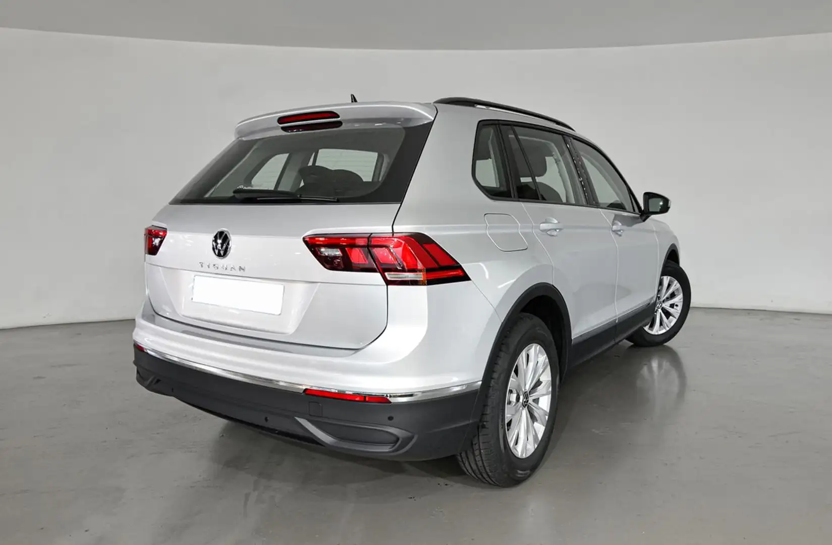 Volkswagen Tiguan Nuevo  Edition 1.5 TSI SG6 96 kW (130 CV) (AX12AX1 Plateado - 2