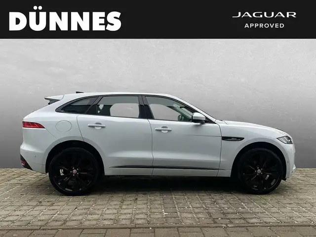 Jaguar F-Pace view 6