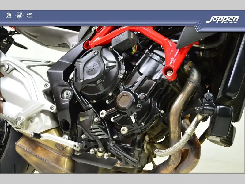 MV Agusta Brutale 800 - foto 8