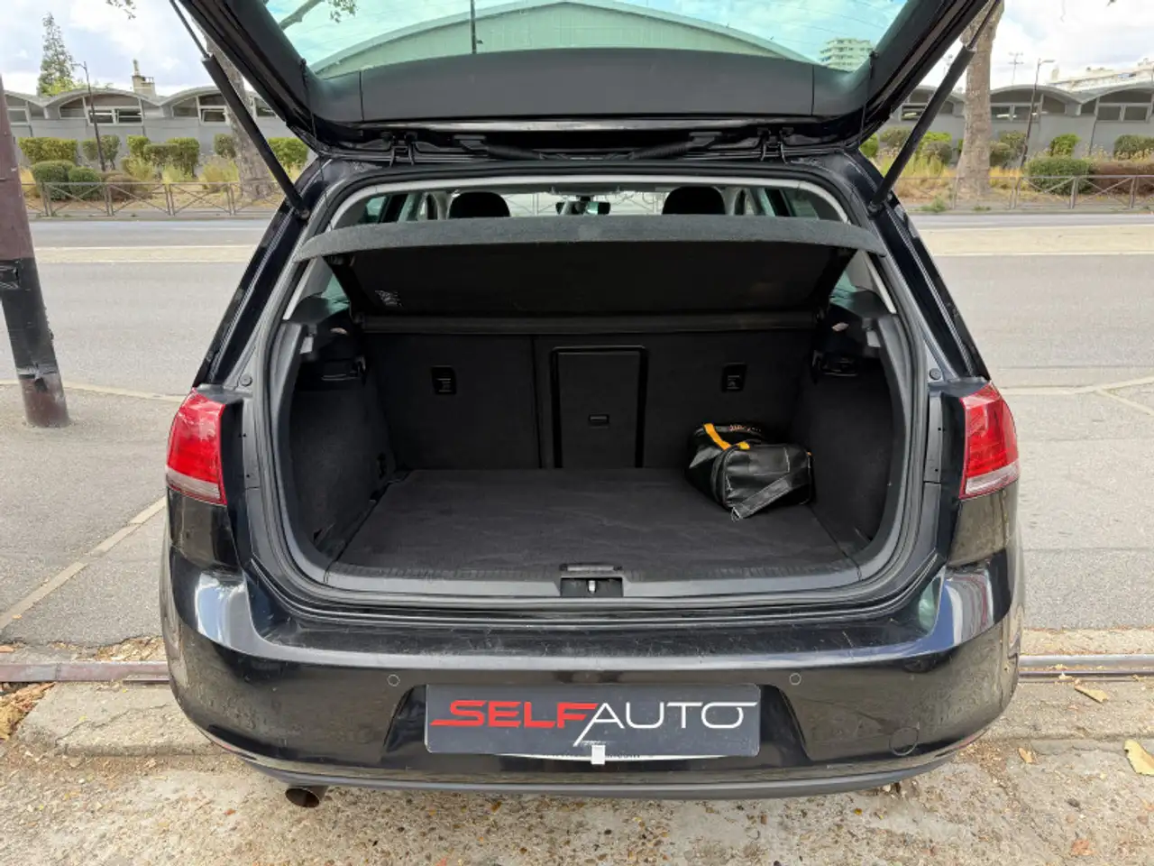 Volkswagen Golf Standard Model — photo 16