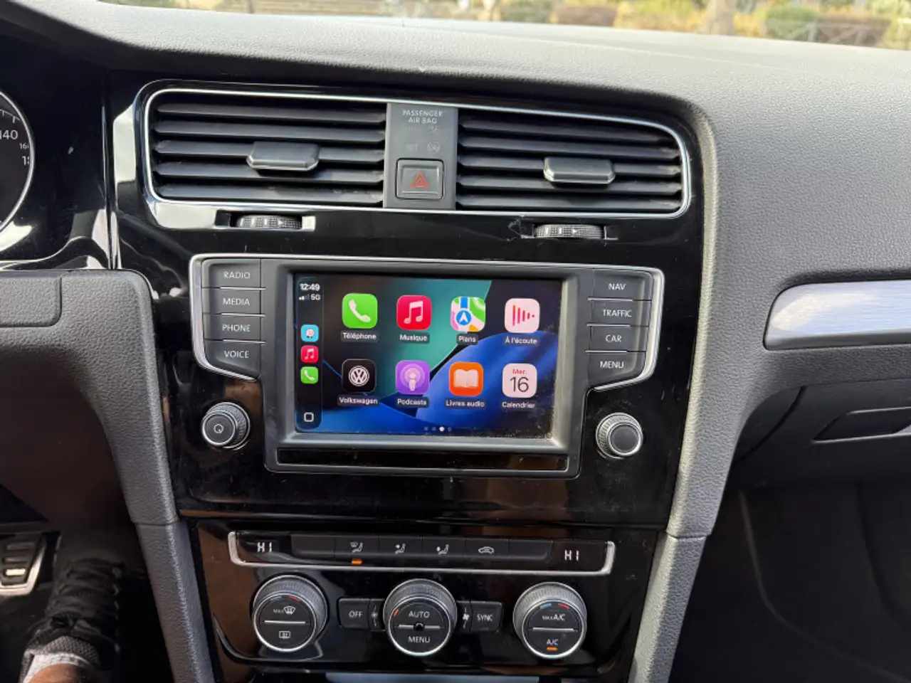 Volkswagen Golf Standard Model — photo 18