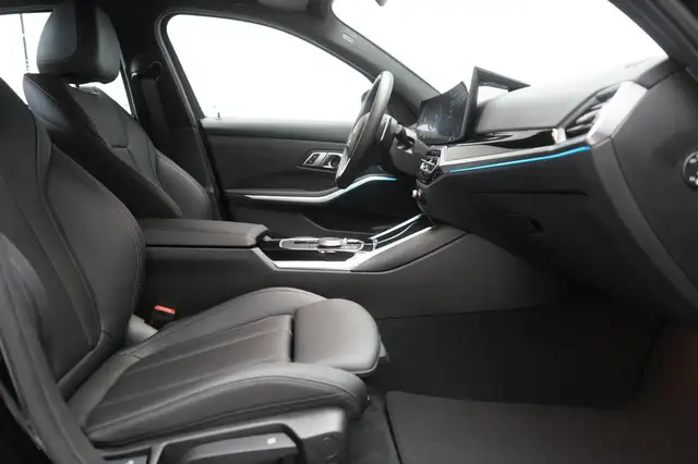 BMW 3 Series view 13
