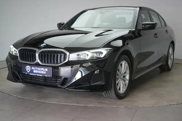 BMW 3 Series view 3