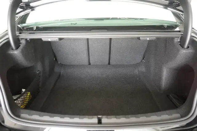 BMW 3 Series view 7