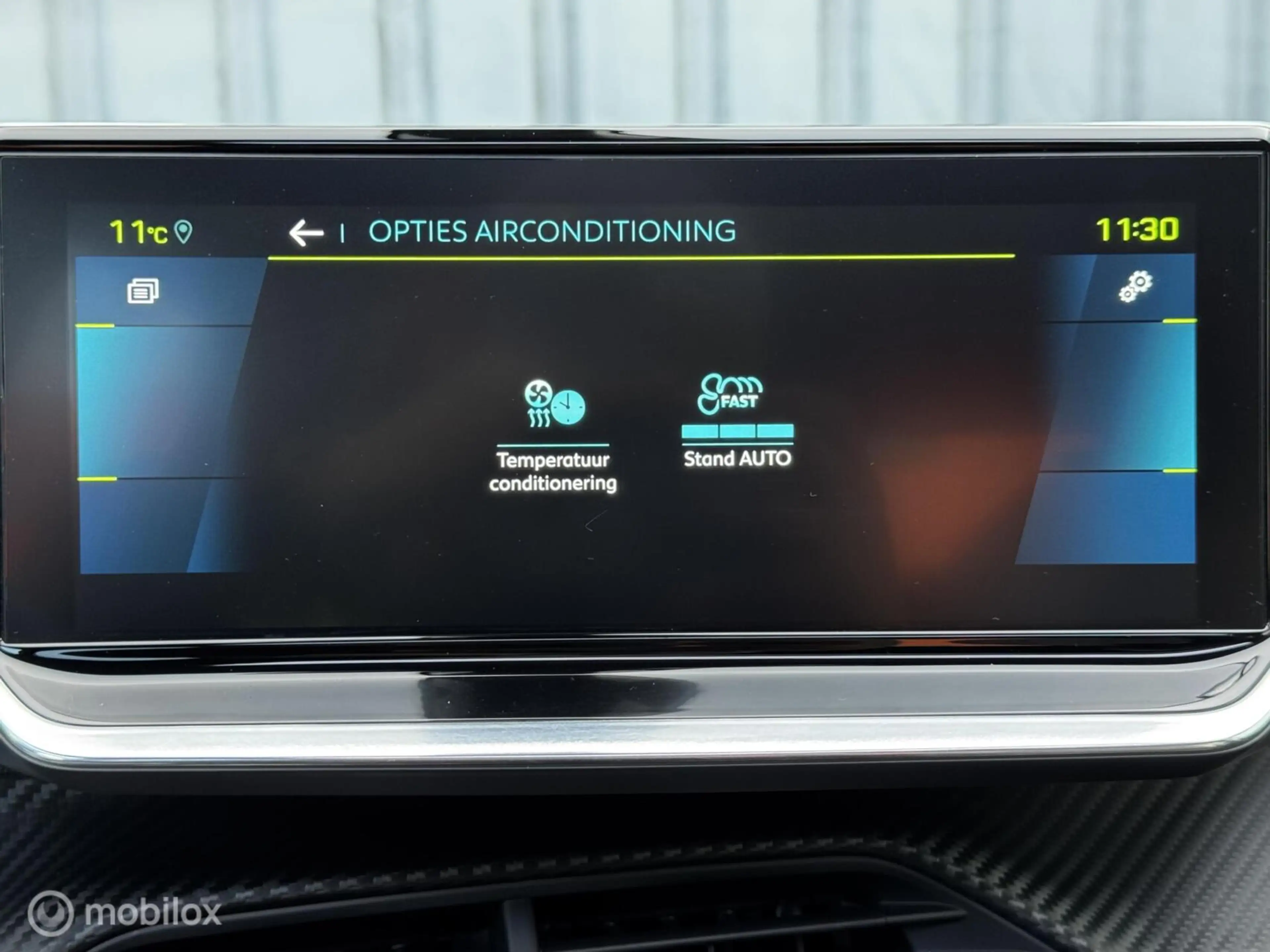 Peugeot e-2008 EV GT | 50 kWh | 3D-Cockpit | Pano | LED — photo 15