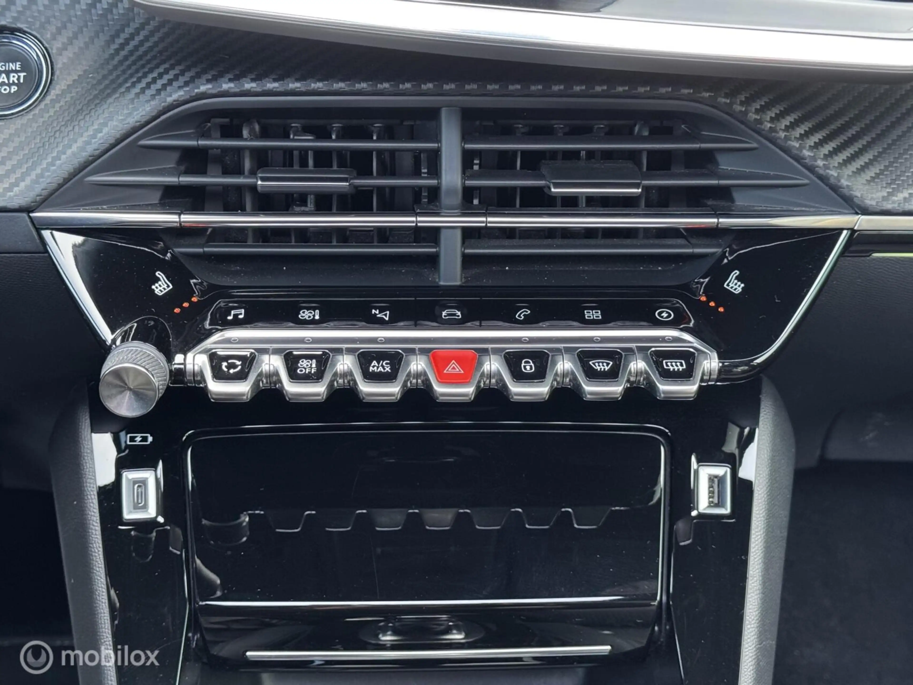 Peugeot e-2008 EV GT | 50 kWh | 3D-Cockpit | Pano | LED — photo 25