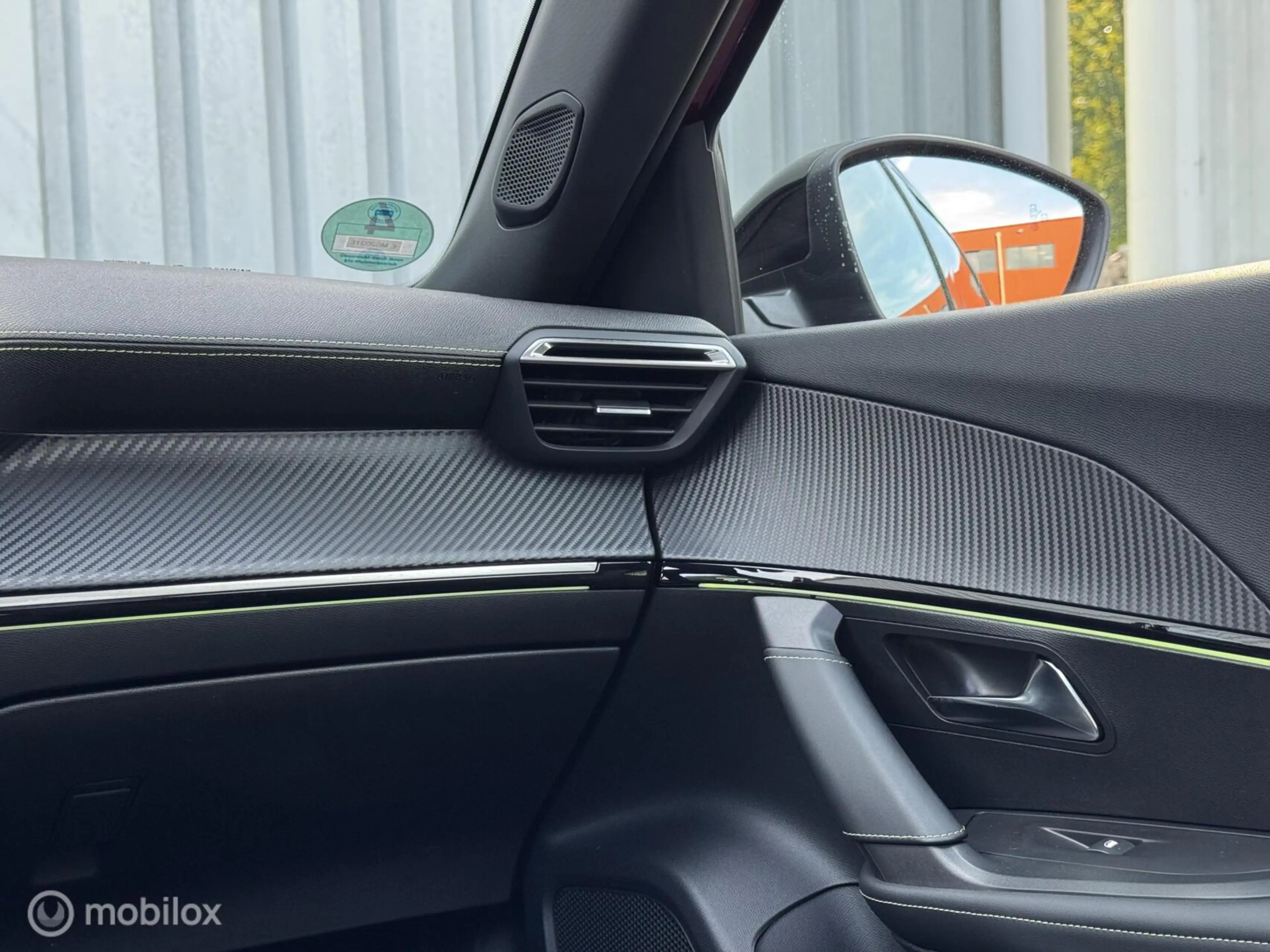Peugeot e-2008 EV GT | 50 kWh | 3D-Cockpit | Pano | LED — photo 27