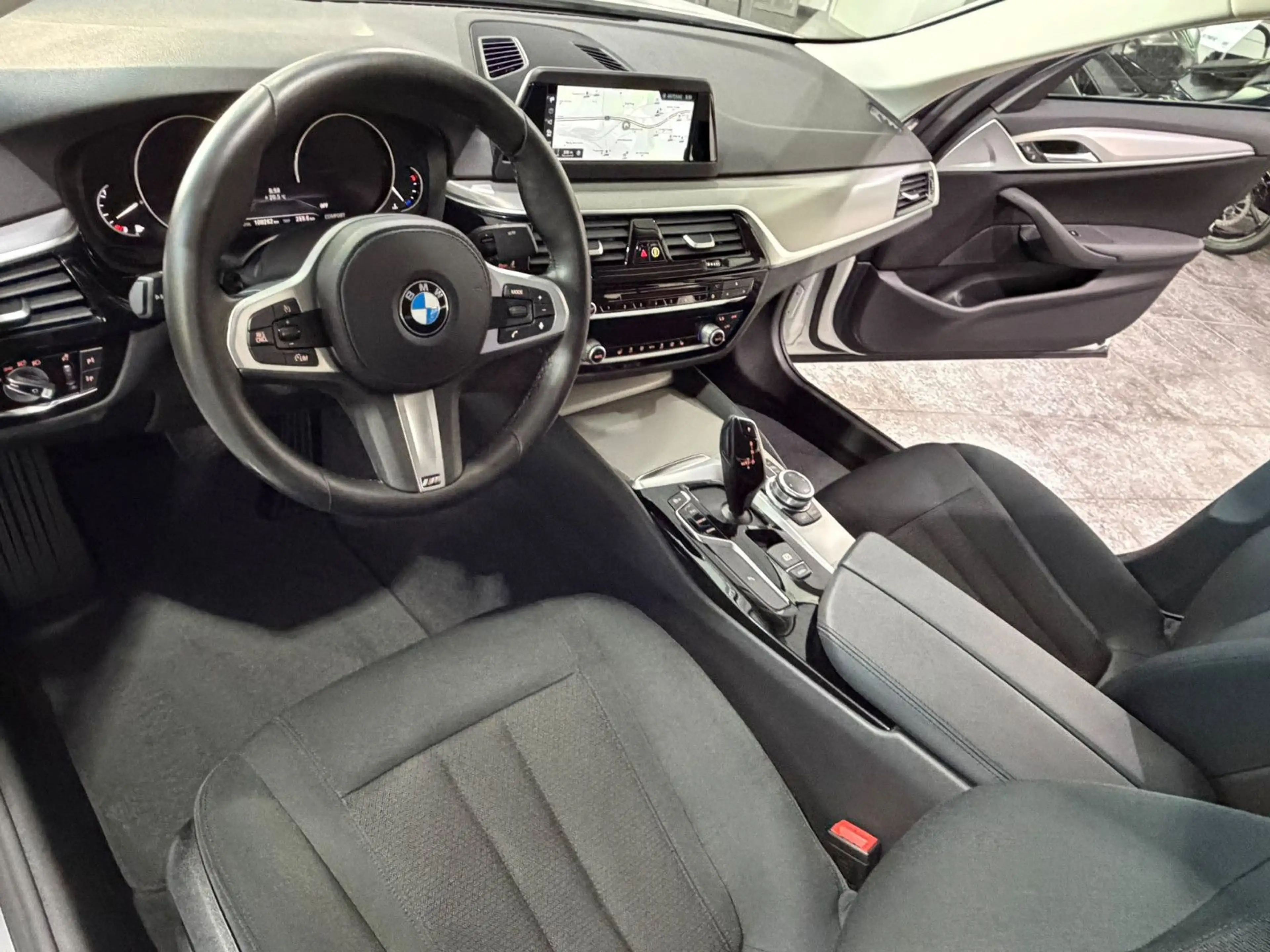 BMW 520 i Automatik*LED*Navi*Driv.Assist.*RFK*2.Hand — photo 11