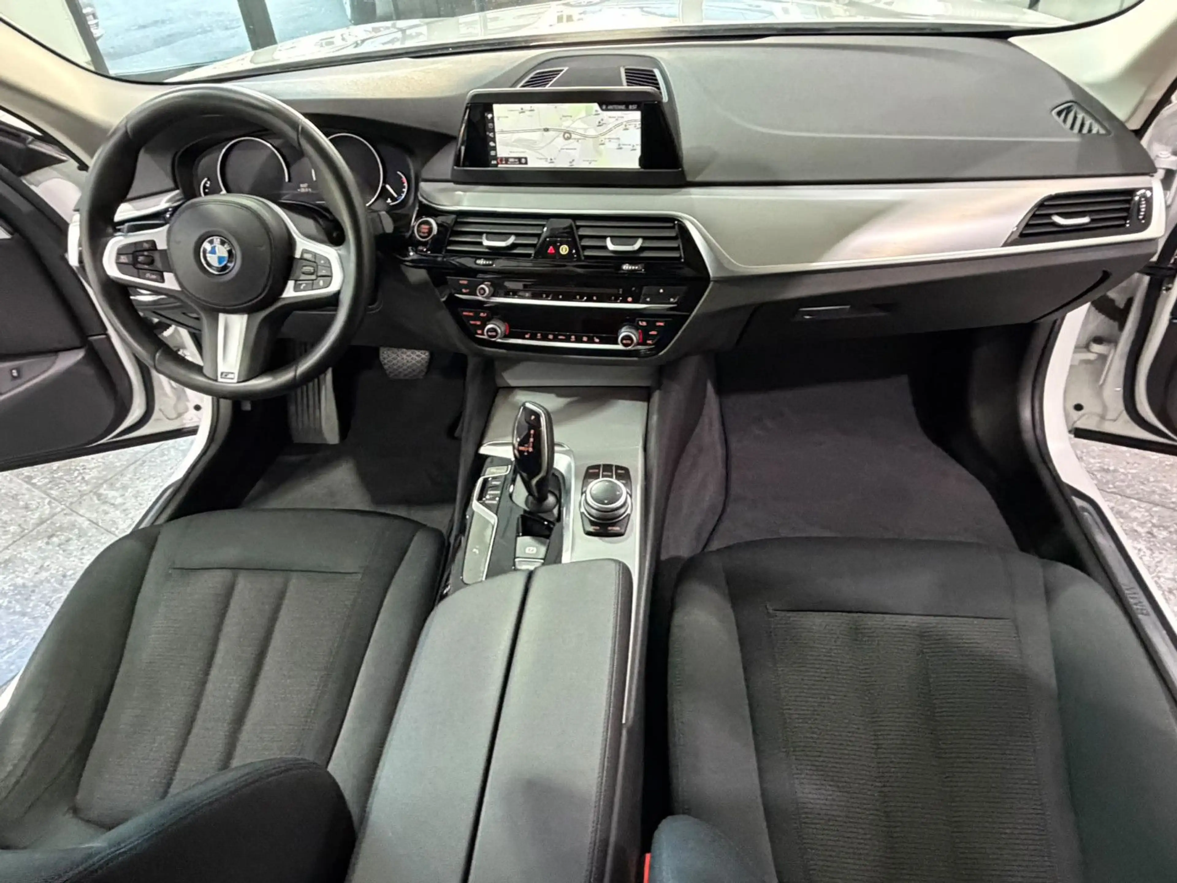 BMW 520 i Automatik*LED*Navi*Driv.Assist.*RFK*2.Hand — photo 10