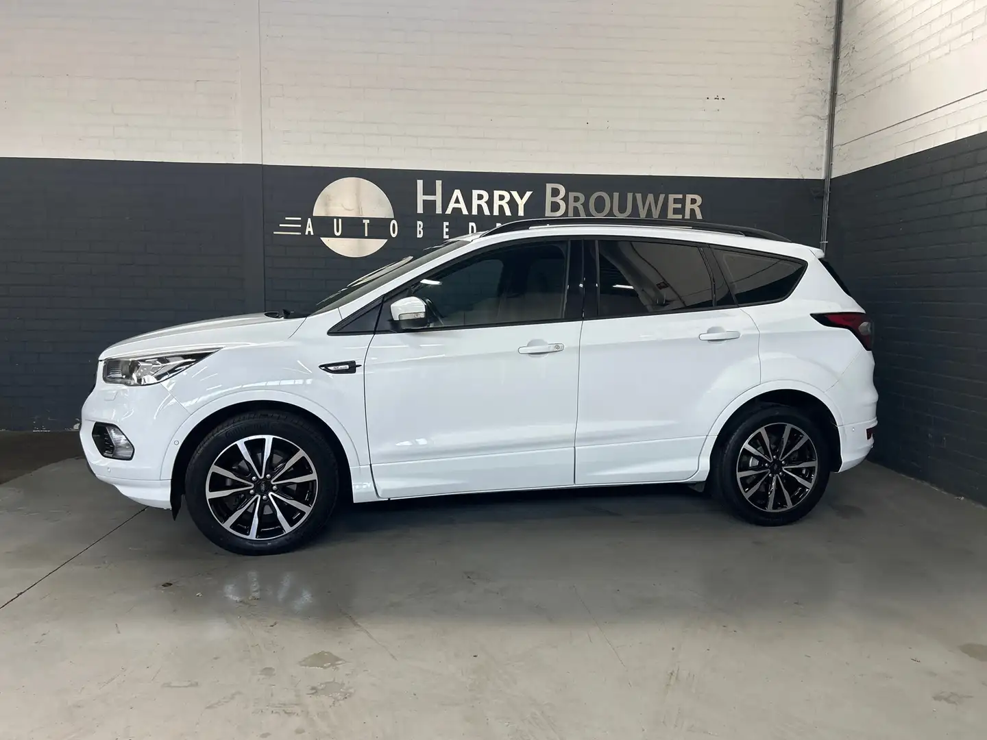 Ford Kuga 1.5 EcoBoost Vignale, pano,trekhaak,keyless,stuurv Weiß - 2