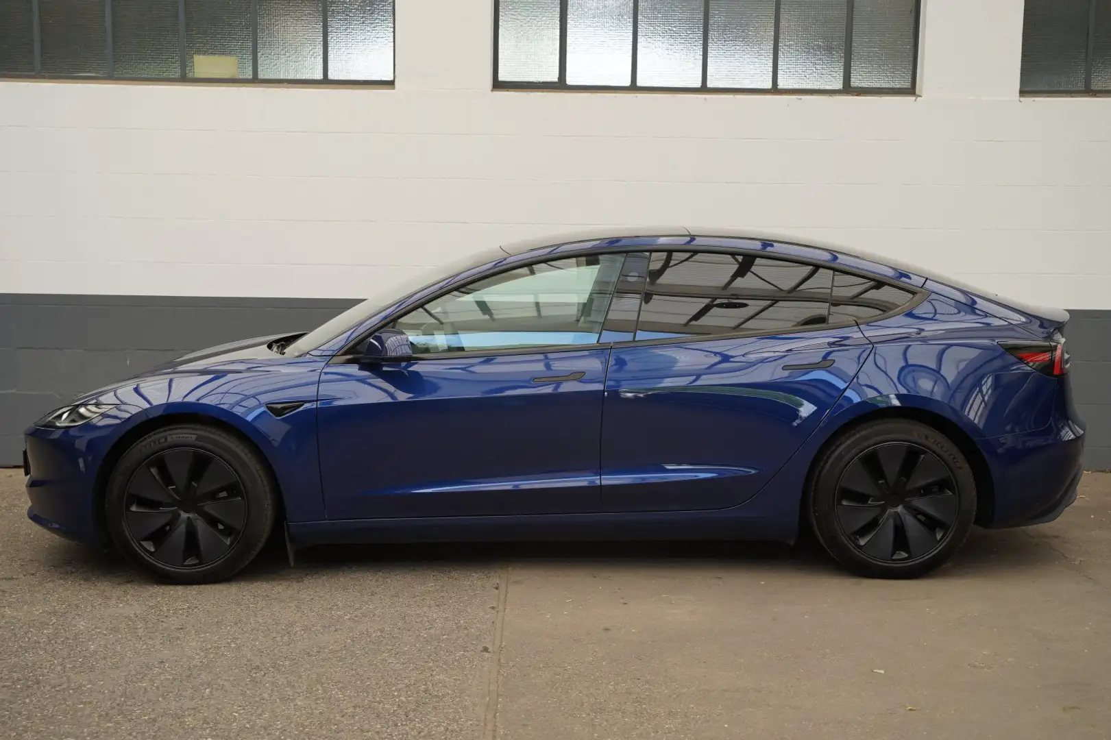 Tesla Model 3 Long Range AWD *Highland*innen weiß*Mwst.* Blau - 2