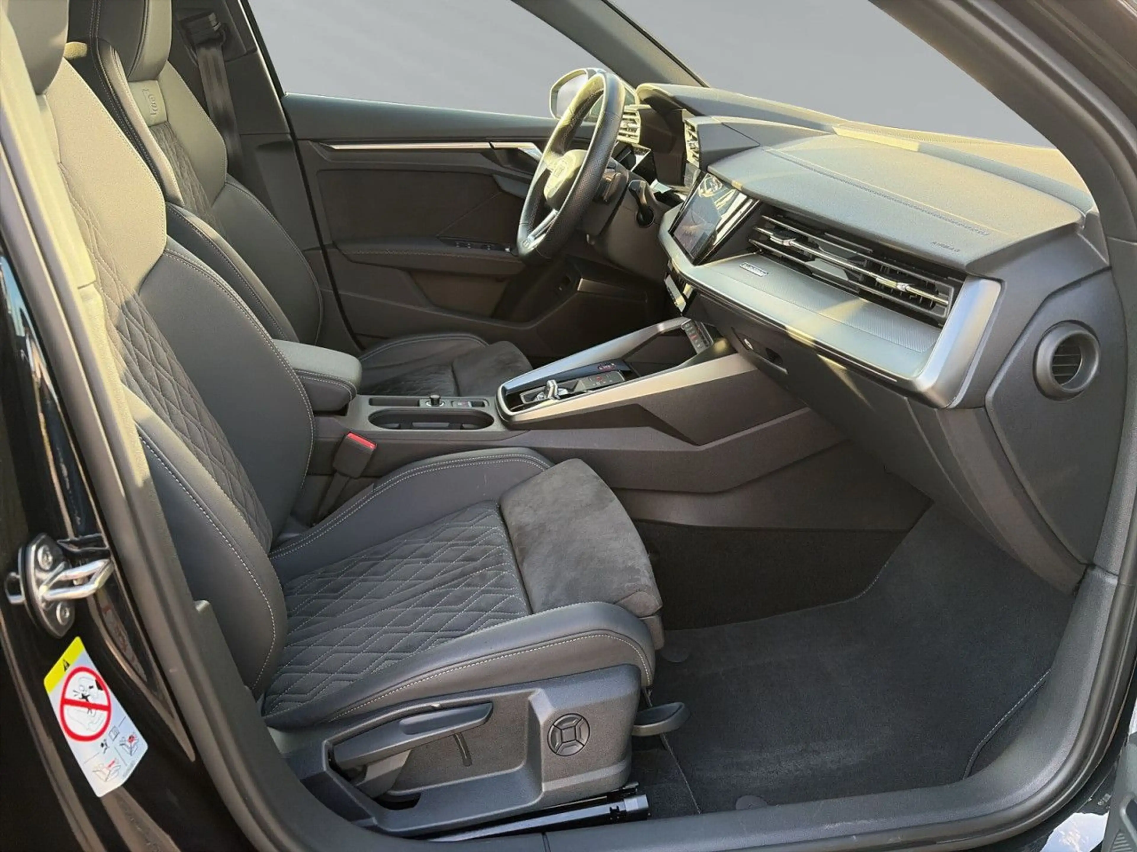 Audi S3 Sportback TFSI S-tronic LED B&O ACC NAVI SITZH — photo 9