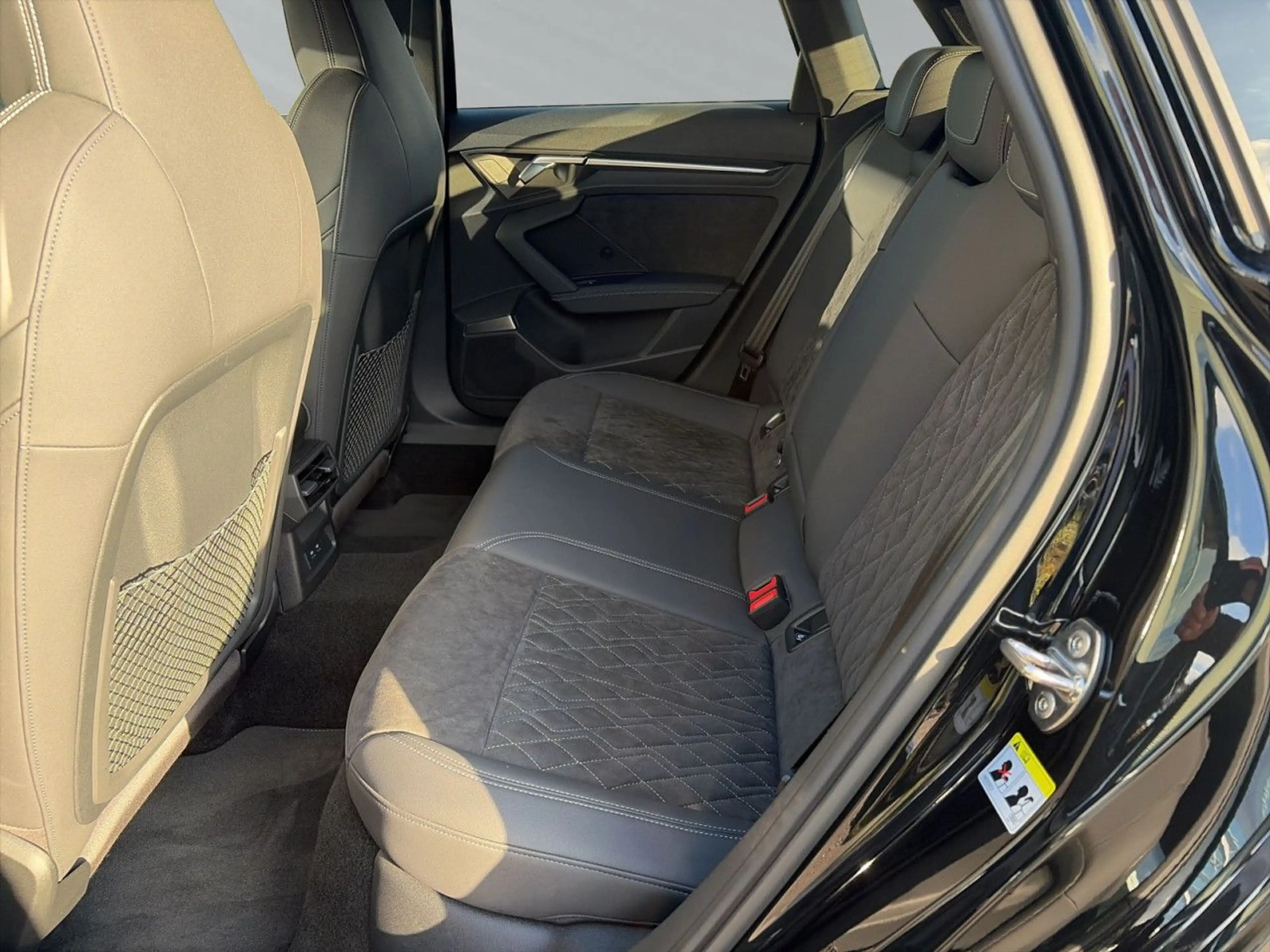 Audi S3 Sportback TFSI S-tronic LED B&O ACC NAVI SITZH — photo 11