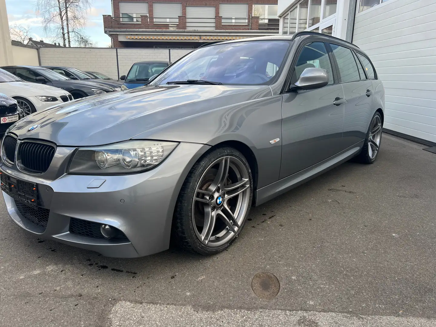 BMW 335 335i Touring Edition M-Sport Gris - 2