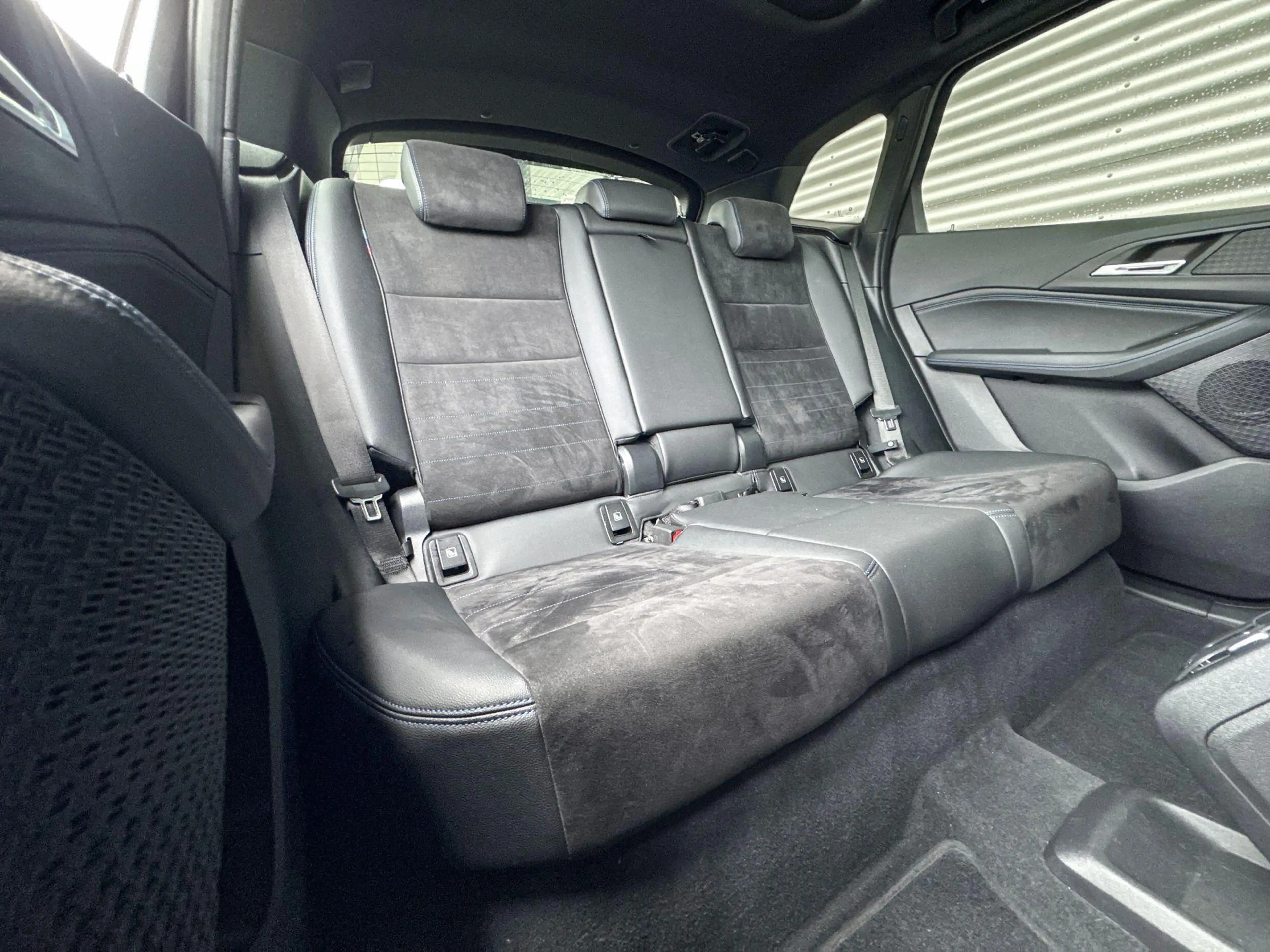 BMW 225 2-serie Active Tourer 225e xDrive — photo 12
