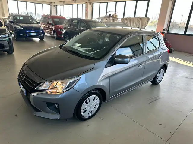 Mitsubishi Space Star 1.0 Invite Radio