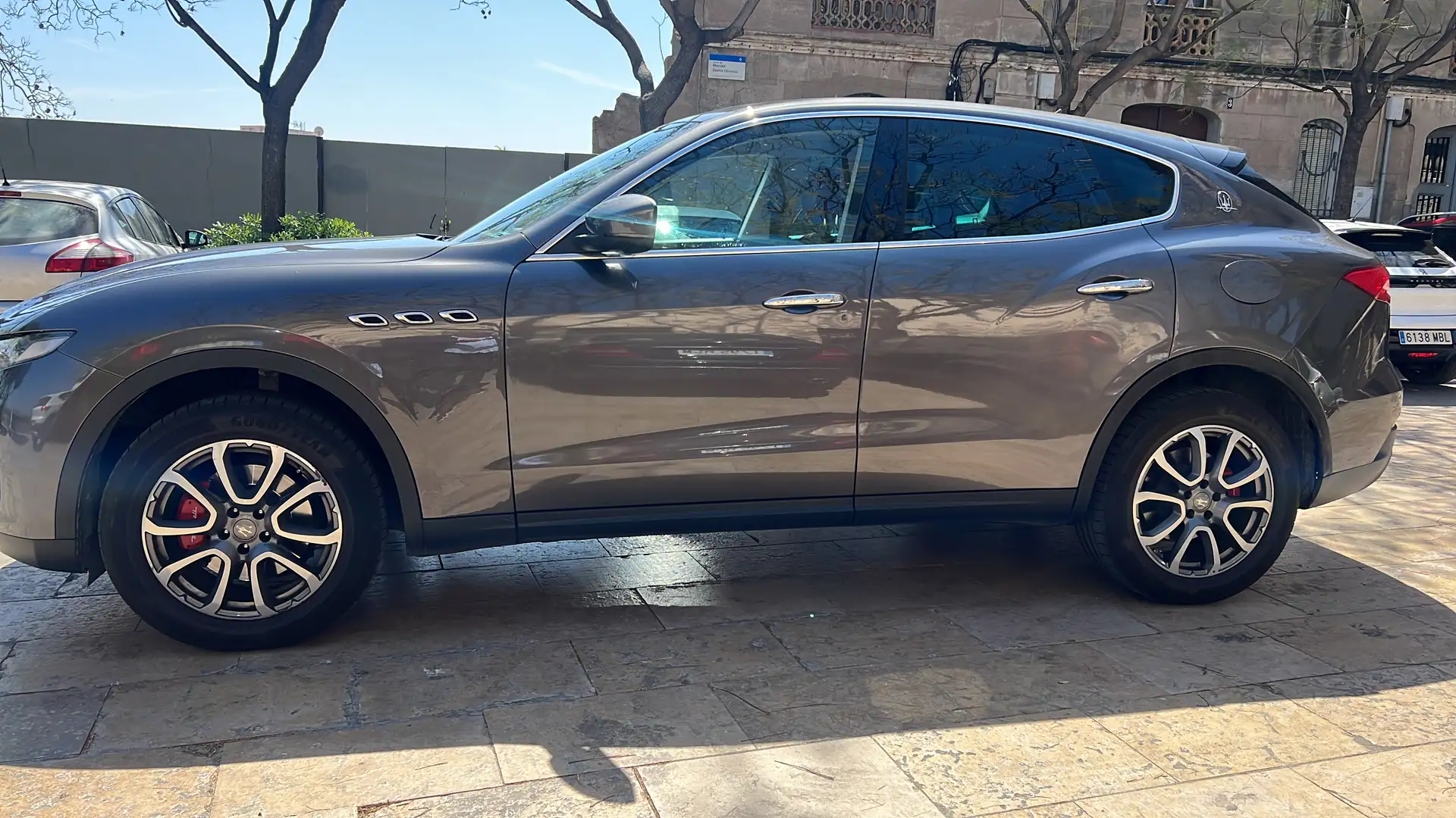 Maserati Levante Levante Diesel Aut. Gris - 2