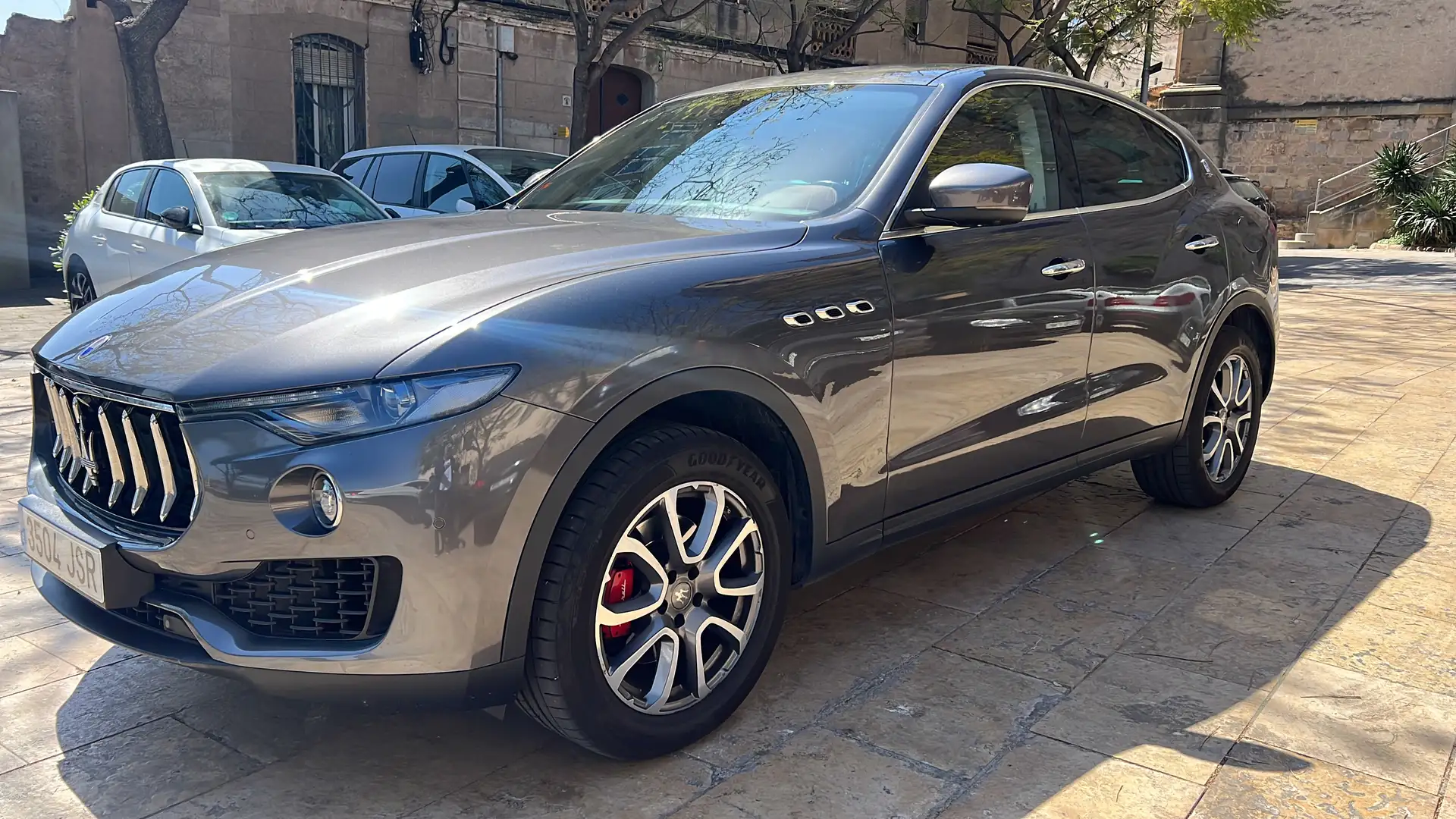 Maserati Levante Levante Diesel Aut. Gris - 1