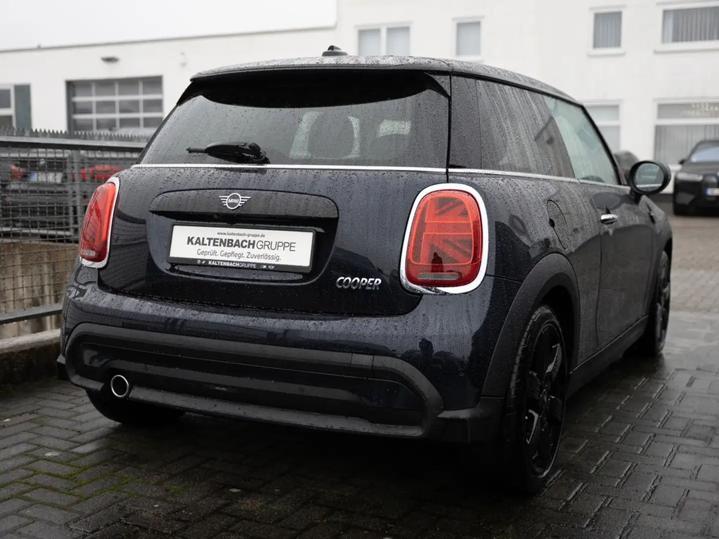 MINI Cooper C lassic Trim LED NAVI KAMERA LEDER Schwarz - 2