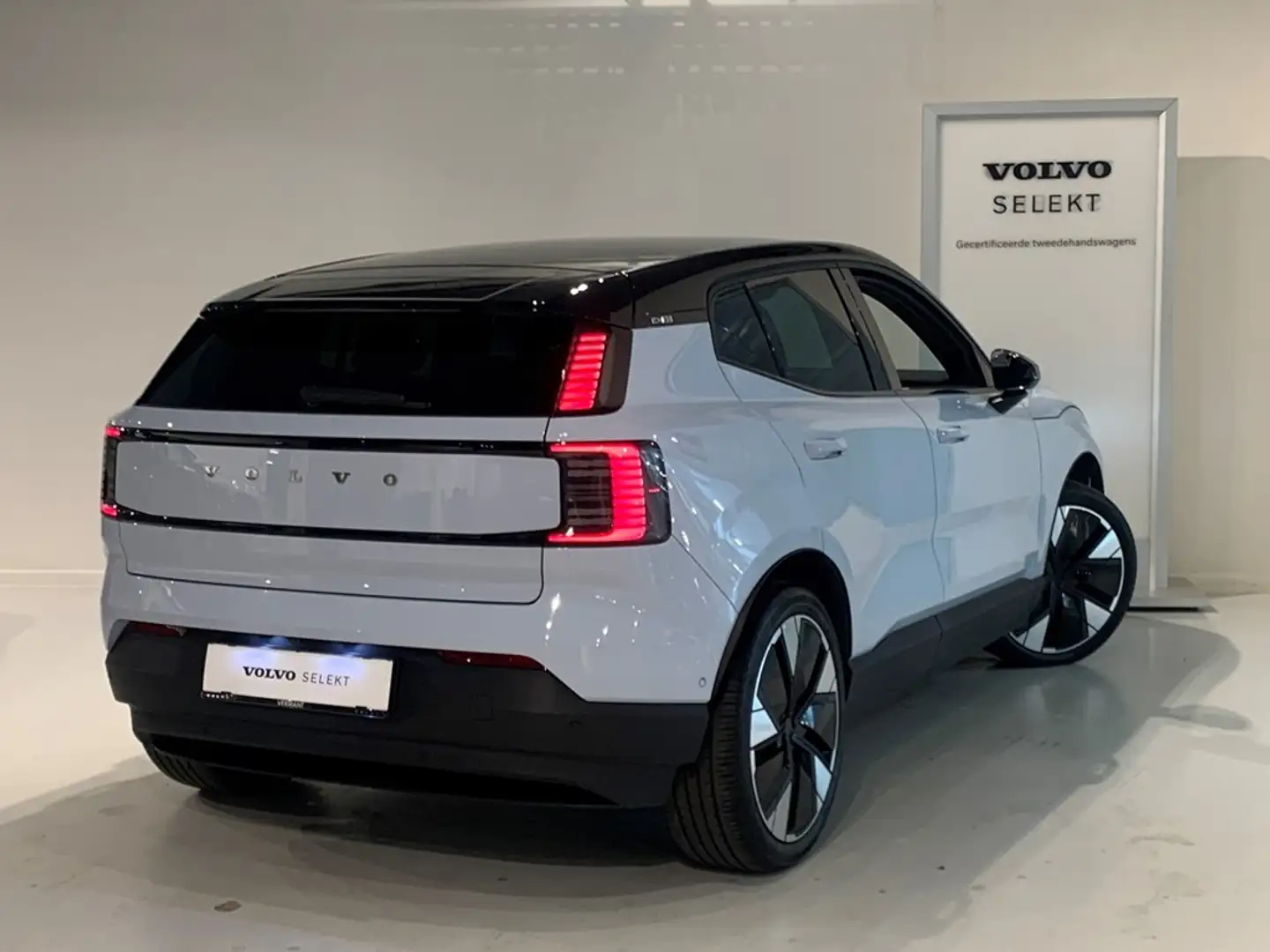 Volvo EX30 Recharge Ultra Twin Motor + electr trekhaak Blauw - 2