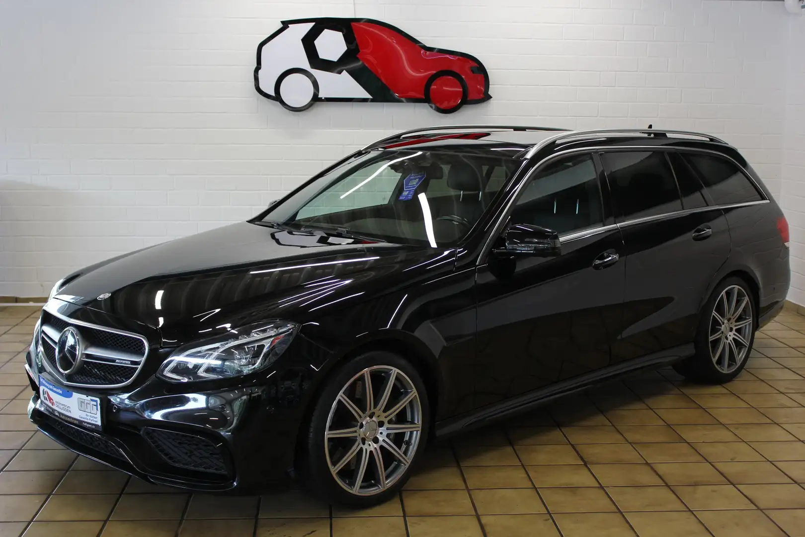 Mercedes-Benz E 63 AMG 4Matic 5,5 Ltr. - 410 kW V8 Leder Pano Rfk 360" Nero - 1