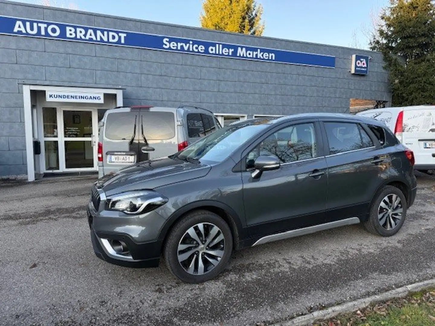 Suzuki SX4 S-Cross flash AHV Grau - 1
