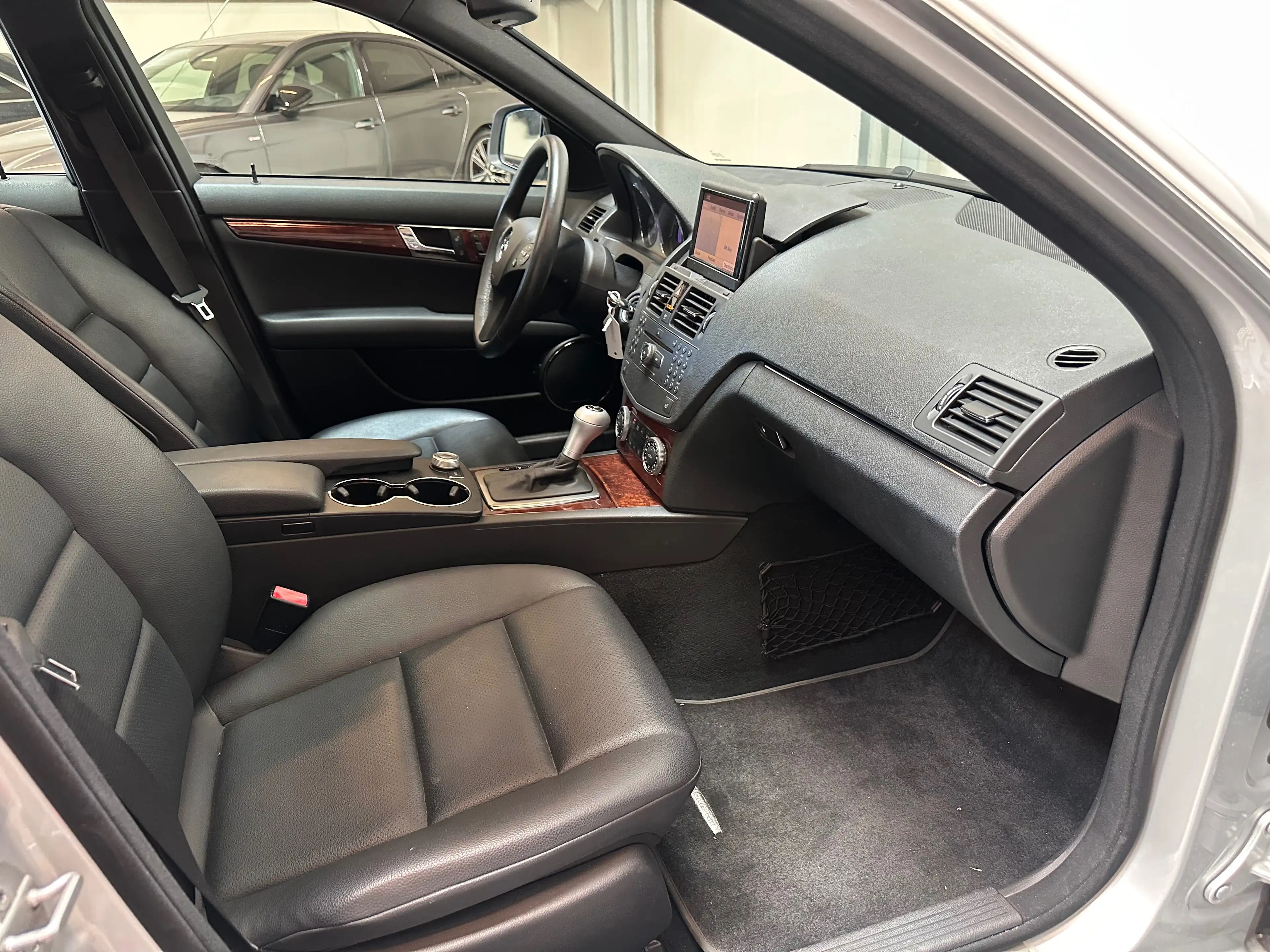 Mercedes-Benz C 300 C 300 4-Matic Avantgarde — photo 13
