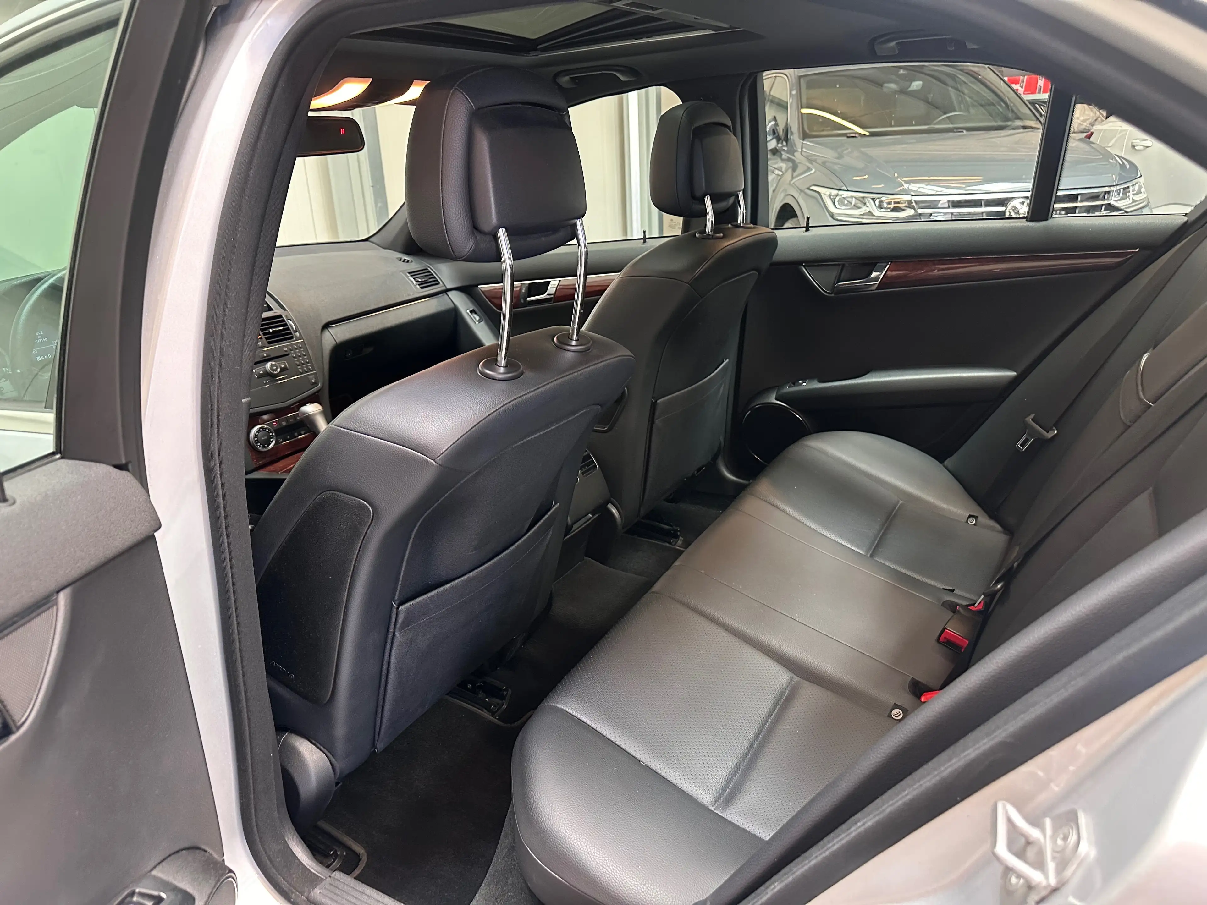 Mercedes-Benz C 300 C 300 4-Matic Avantgarde — photo 11