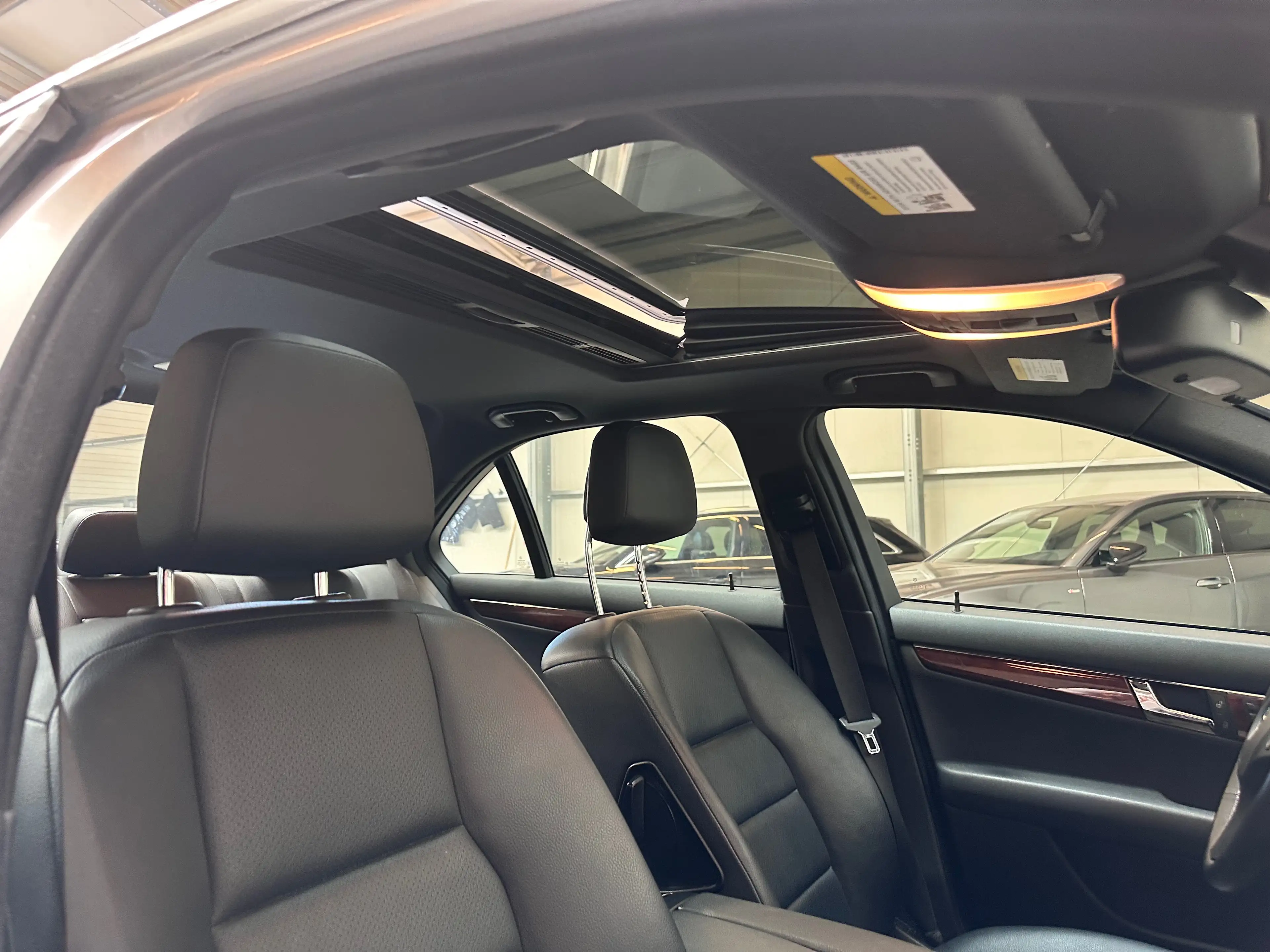 Mercedes-Benz C 300 C 300 4-Matic Avantgarde — photo 14