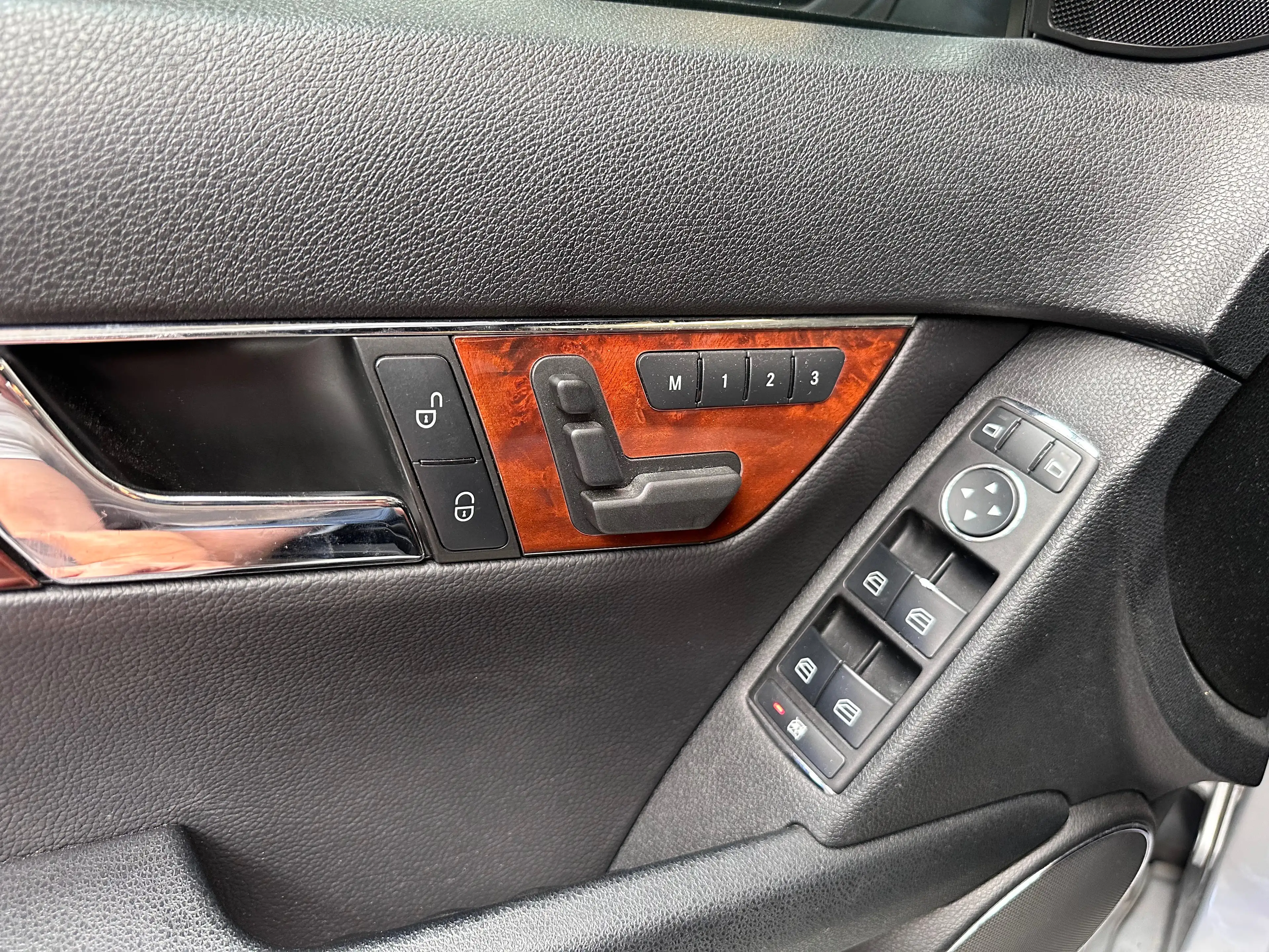 Mercedes-Benz C 300 C 300 4-Matic Avantgarde — photo 15