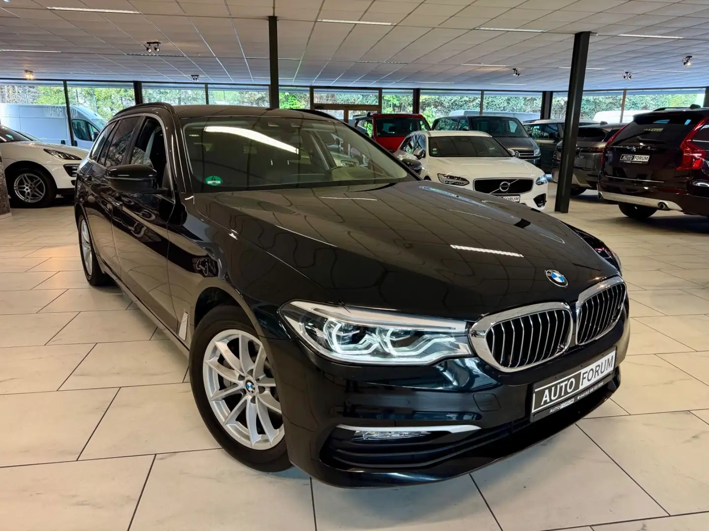 BMW 530 i xDrive LEDER NAVI PDC SHZ LED MEMORY HARMAN Schwarz - 2