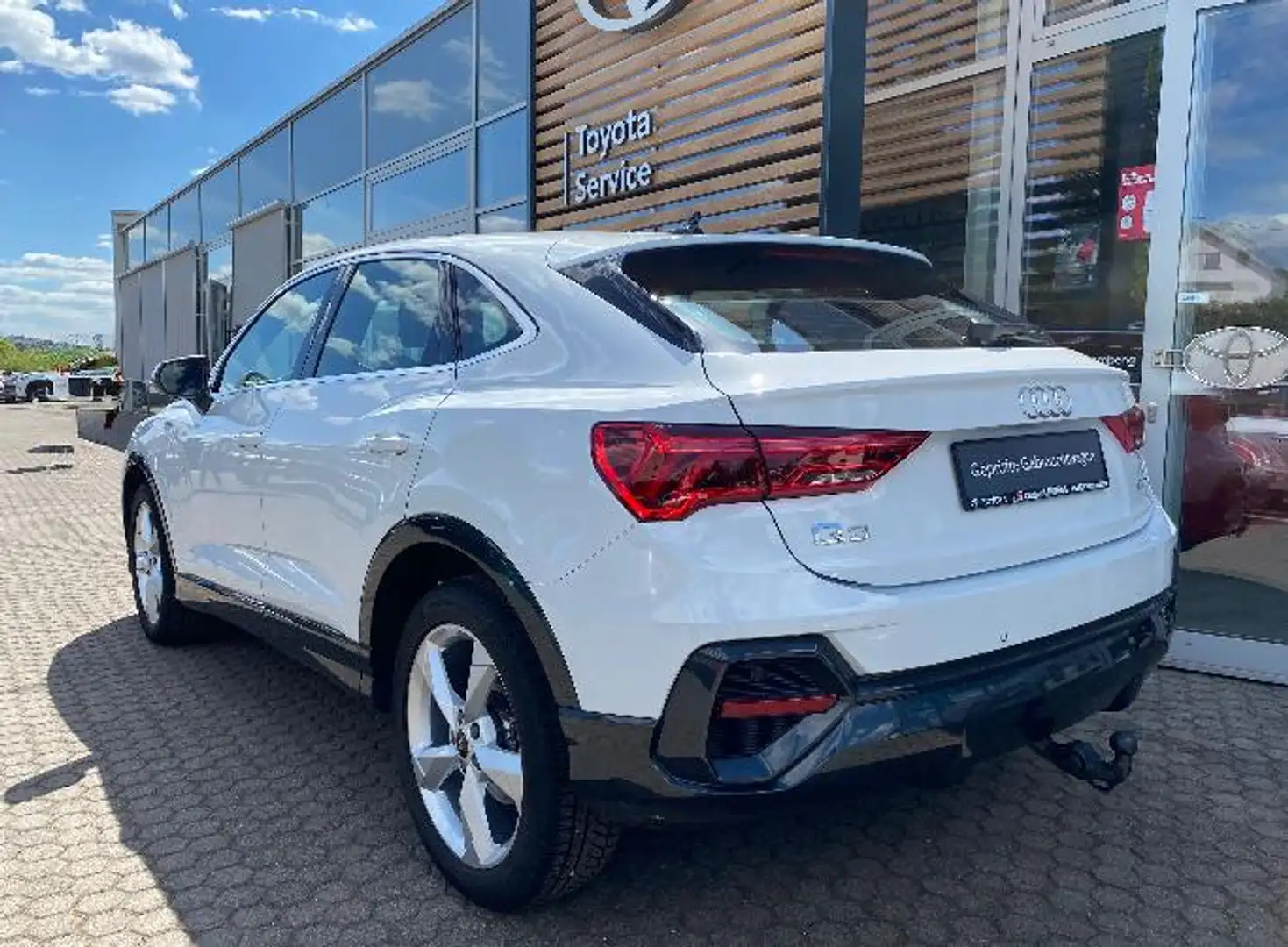 Audi Q3 35 TDI Sportback S tronic Blanc - 2