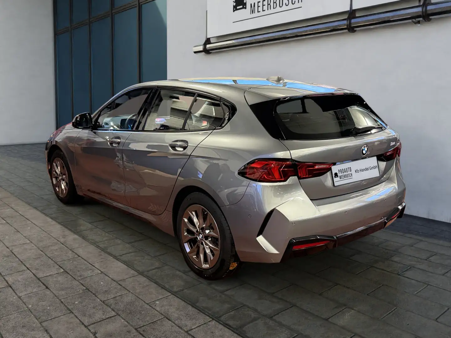 BMW 120 i AHK/SITZHZNG/PARKASSIST/CARPLAY/RFK/DAB Gris - 2