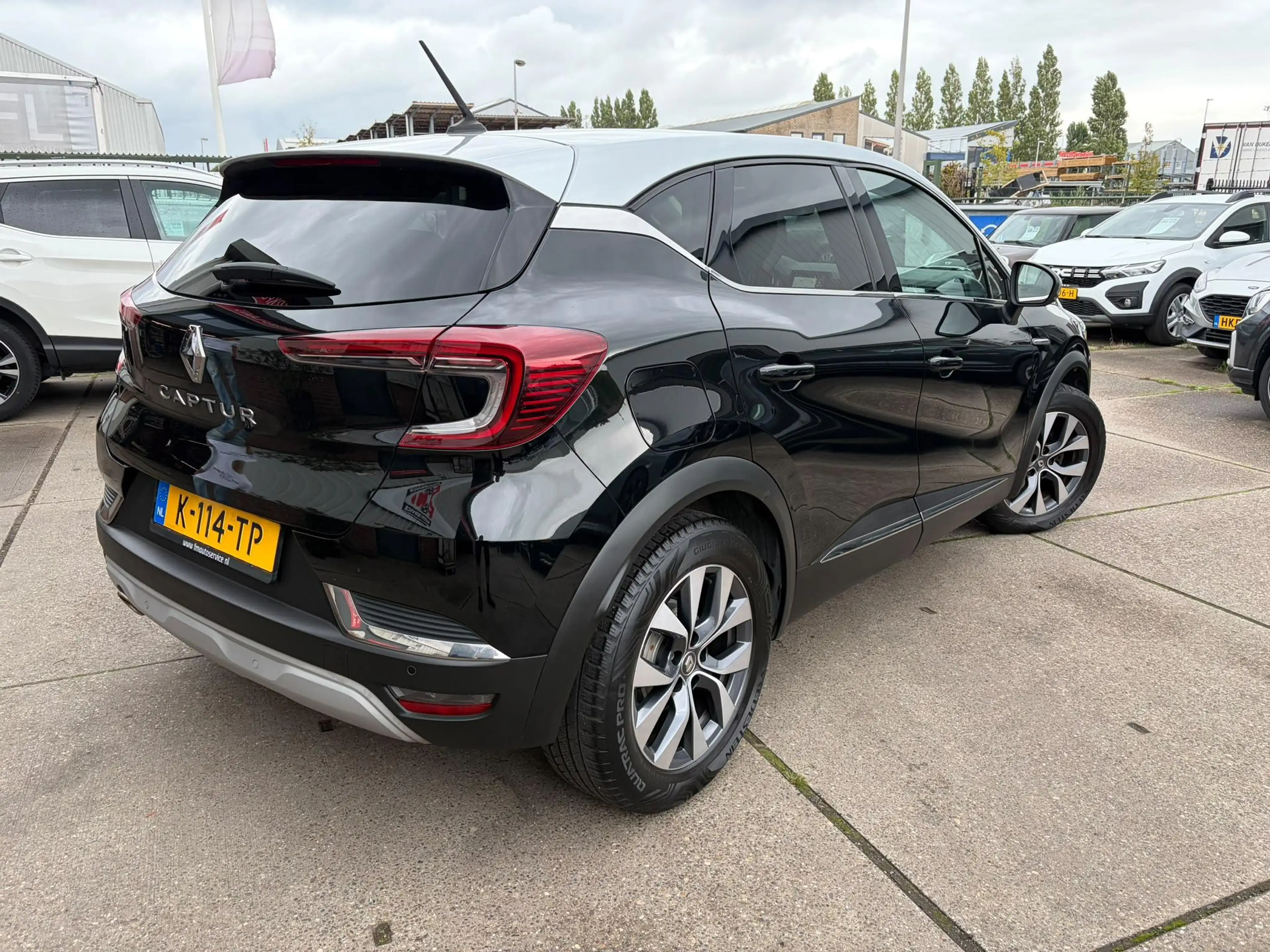 Renault Captur 1.0 TCe 90 Intens Clima, cruise, pdc, camera, carp — photo 7
