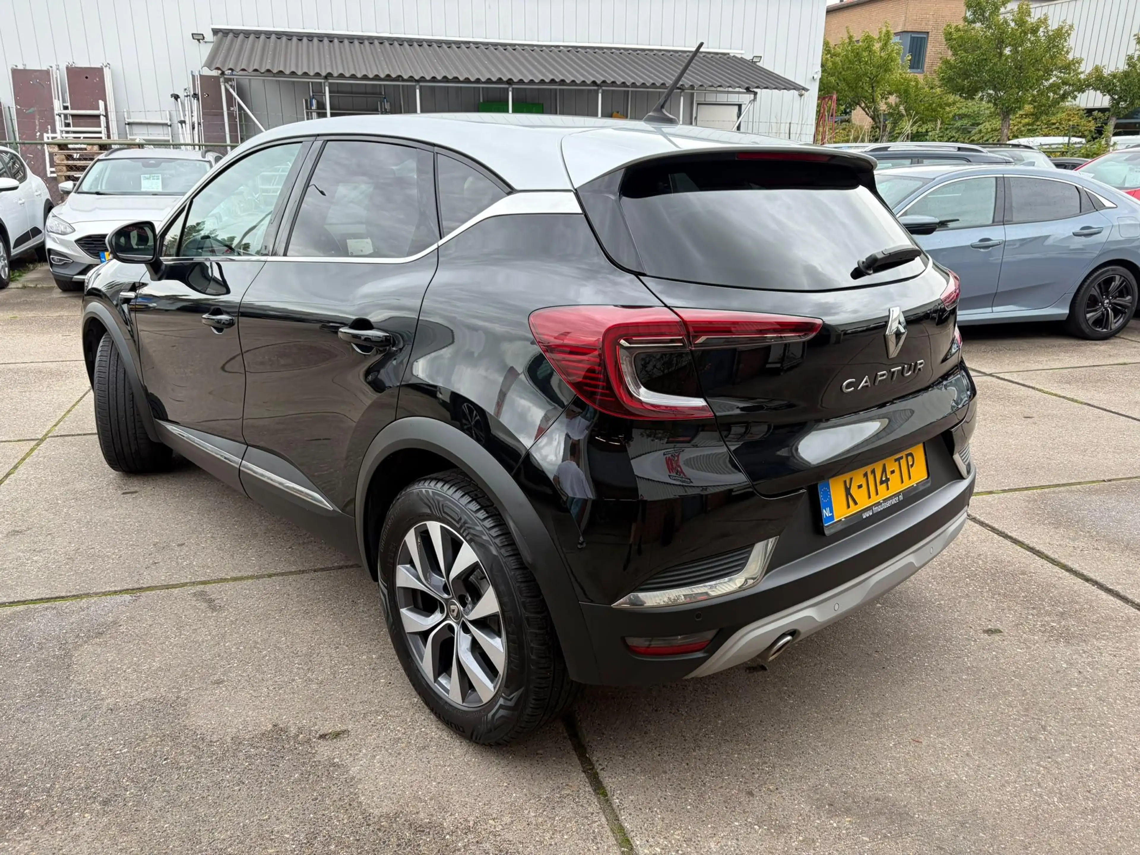 Renault Captur 1.0 TCe 90 Intens Clima, cruise, pdc, camera, carp — photo 6
