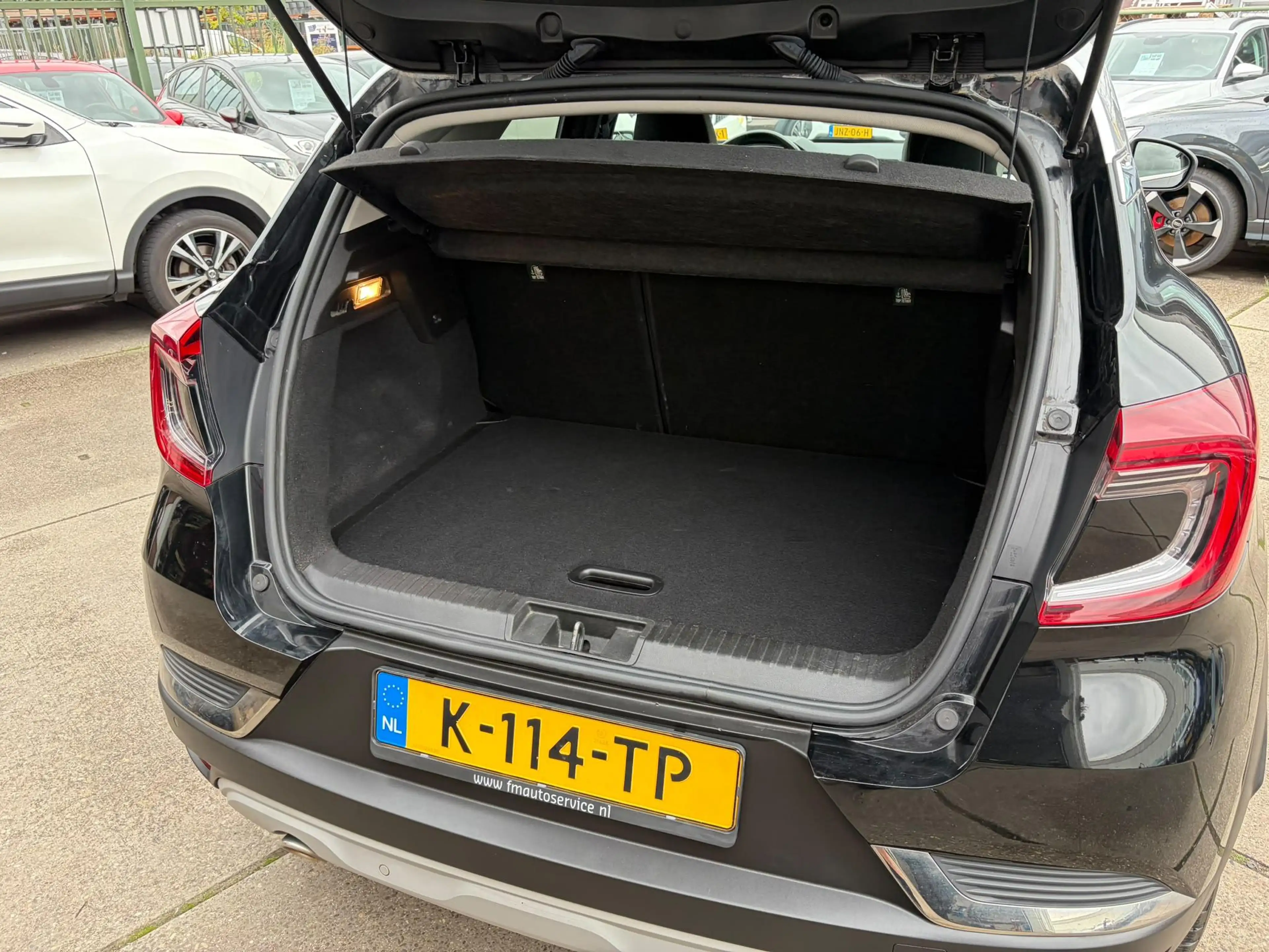 Renault Captur 1.0 TCe 90 Intens Clima, cruise, pdc, camera, carp — photo 9