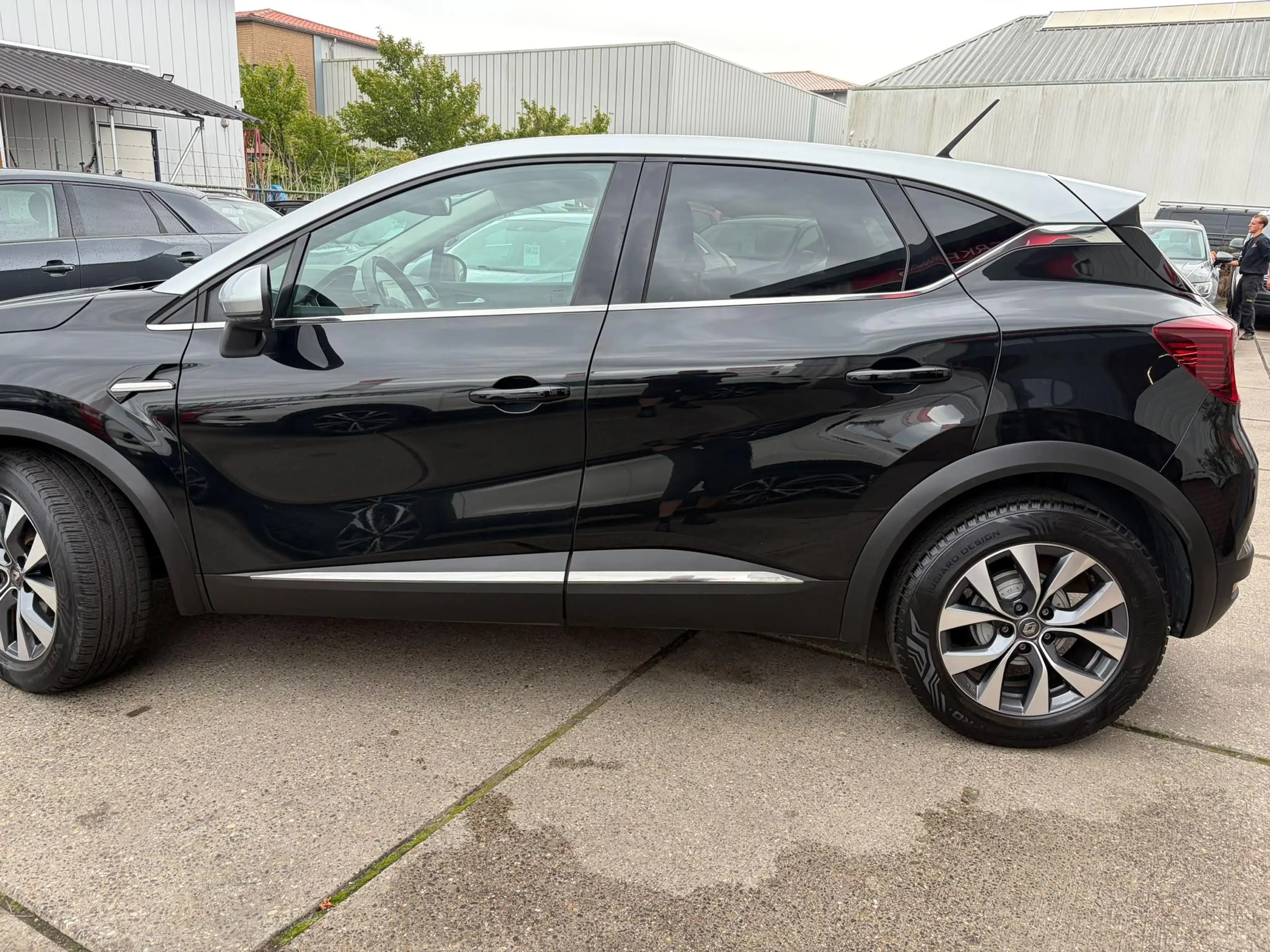 Renault Captur 1.0 TCe 90 Intens Clima, cruise, pdc, camera, carp — photo 4